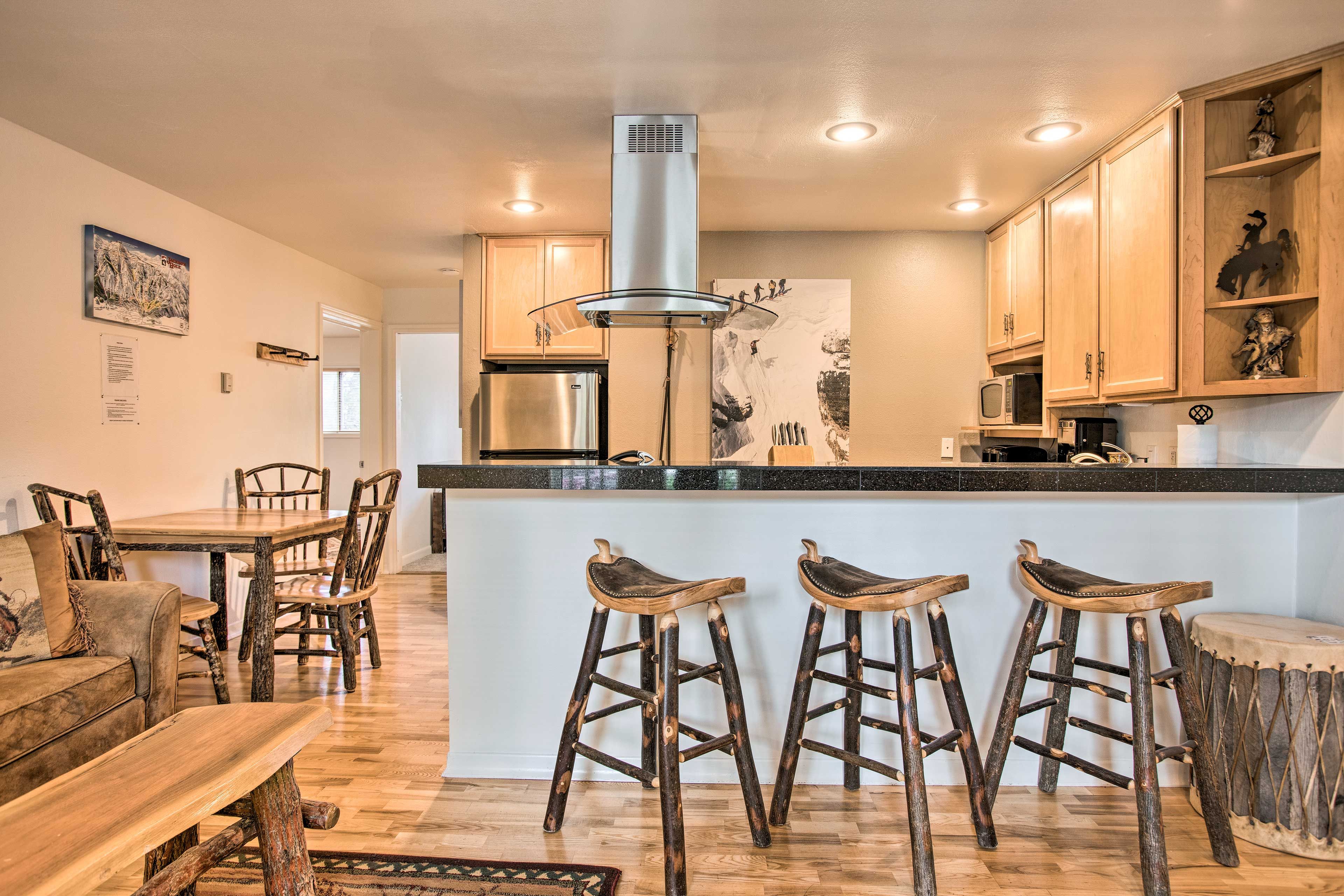 Wilson Vacation Rental | 2BR | 1BA | 768 Sq Ft | Stairs Required