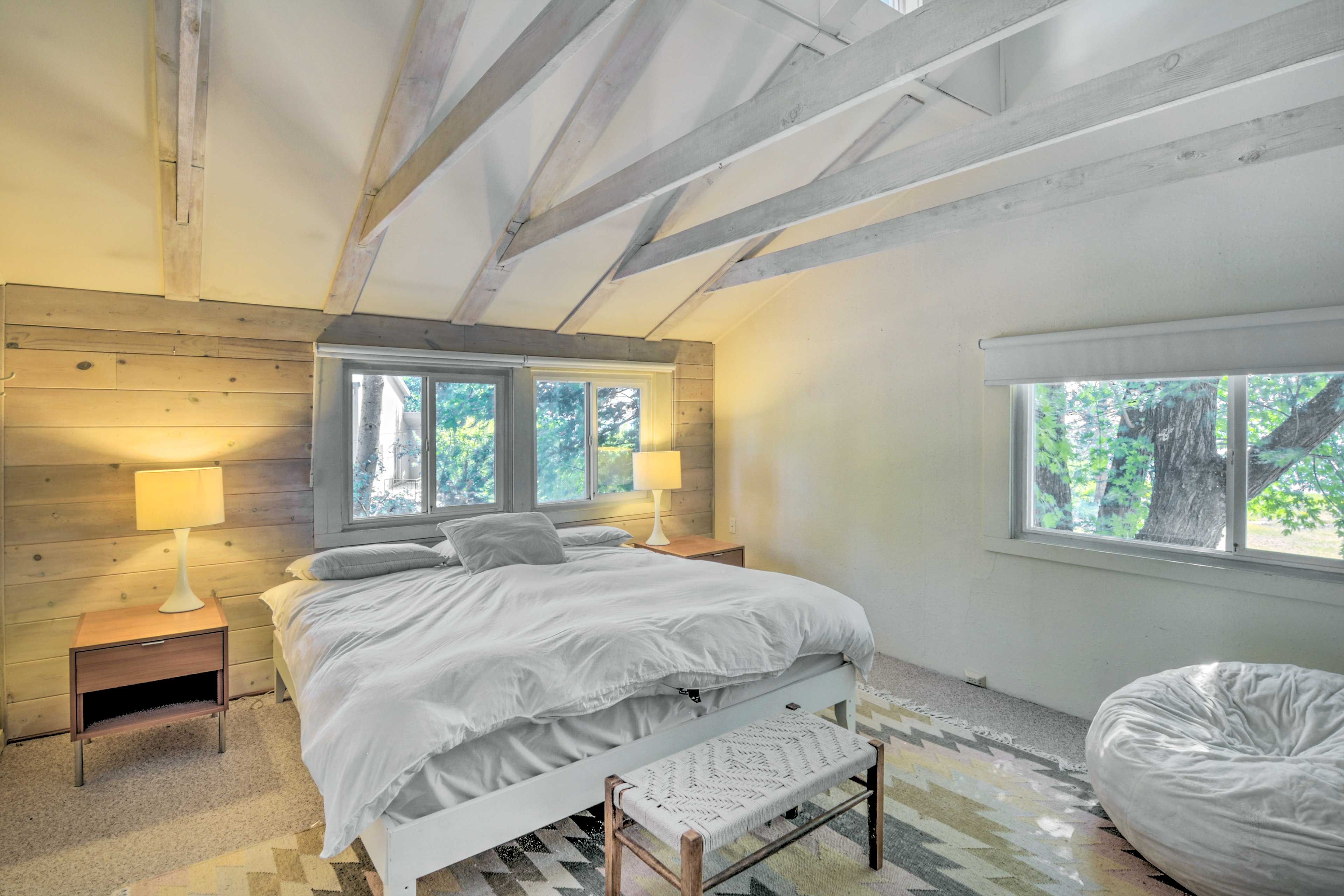 Bedroom 1 | King Bed | Linens Provided