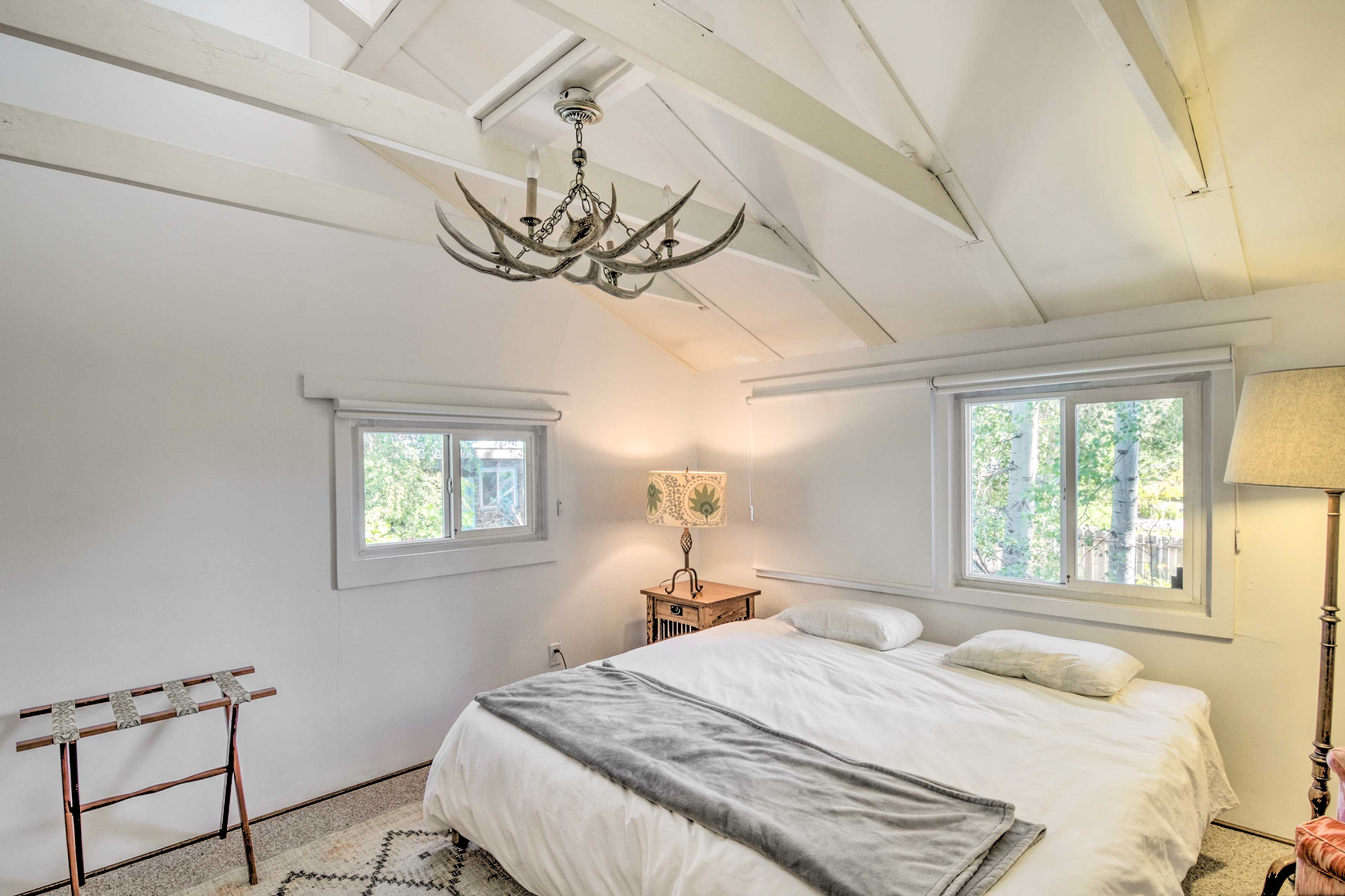 Bedroom 2 | King Bed