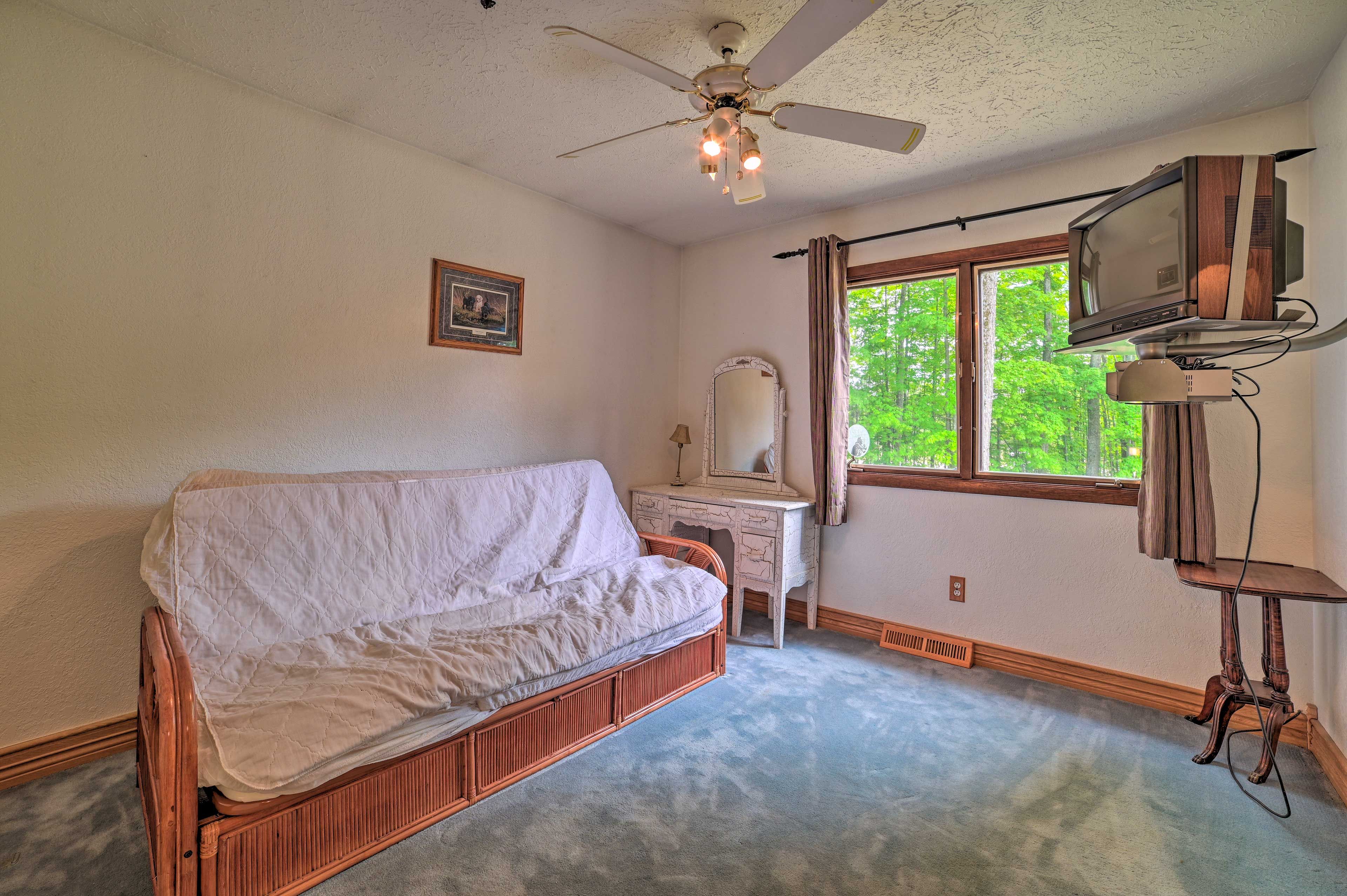 Bedroom 3 | Futon | Upper Level | Smart TV