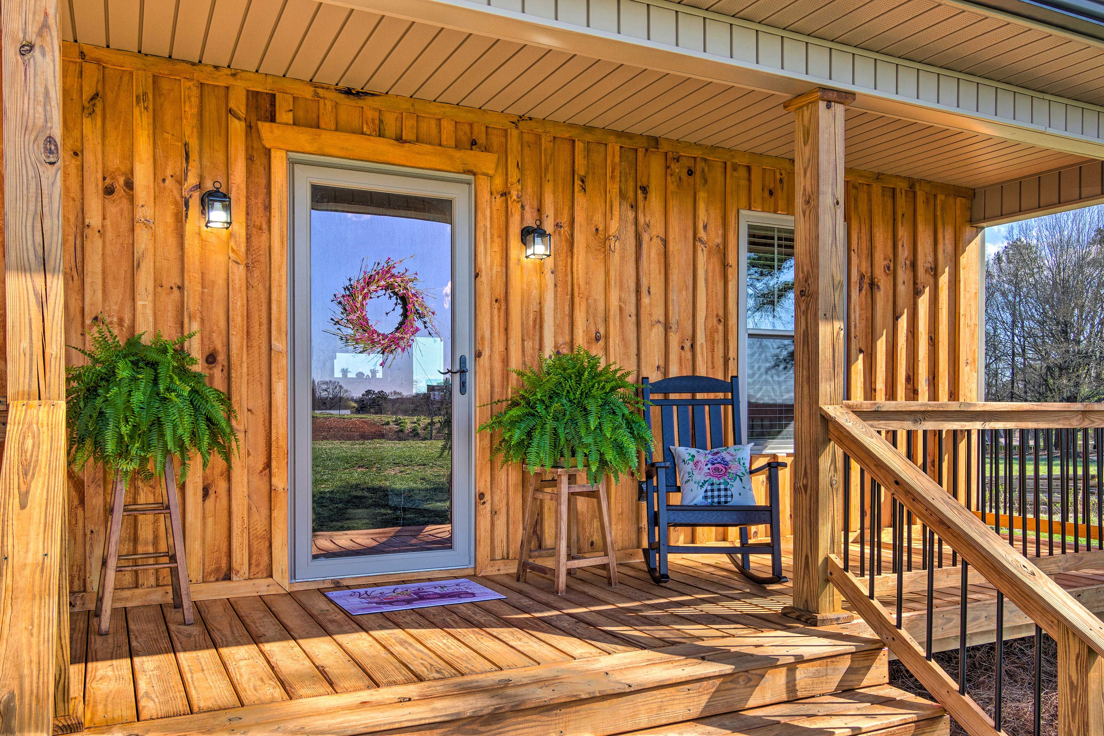 House Exterior | Furnished Porch