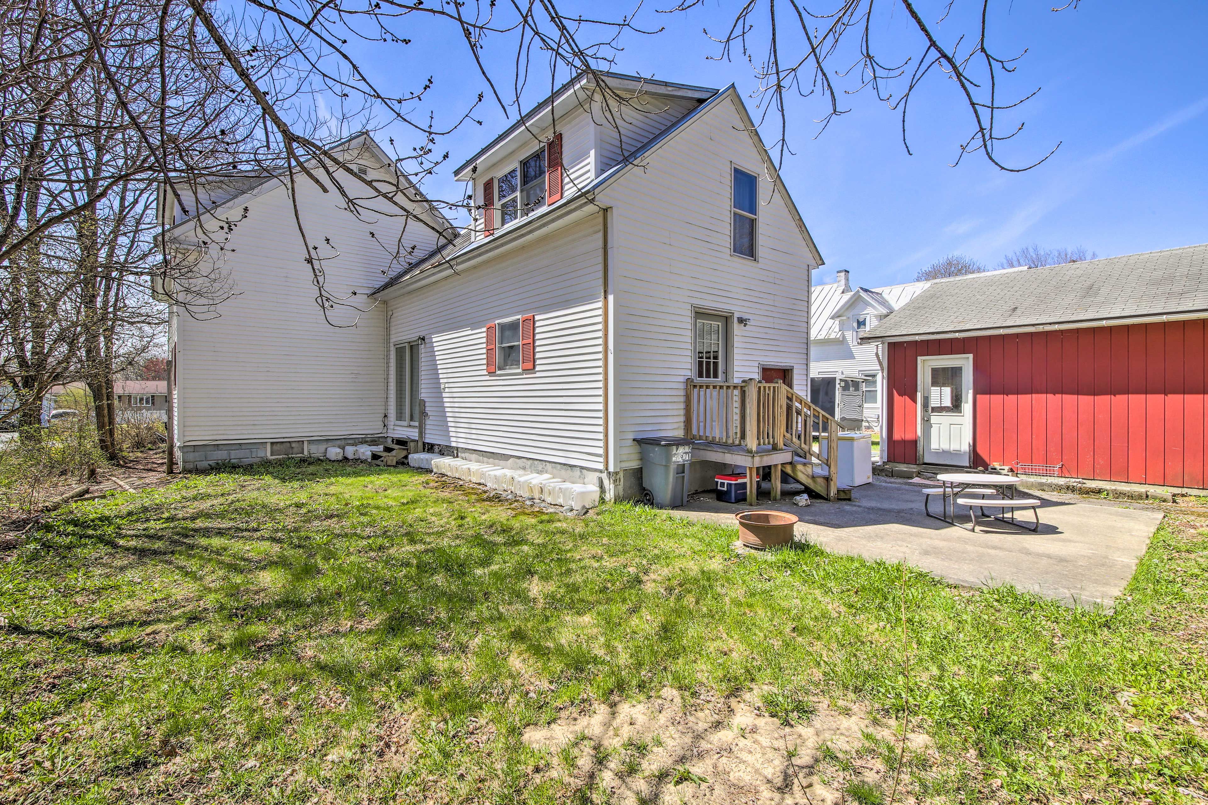 Shared Patio | Outdoor Seating | Outdoor Activities Nearby
