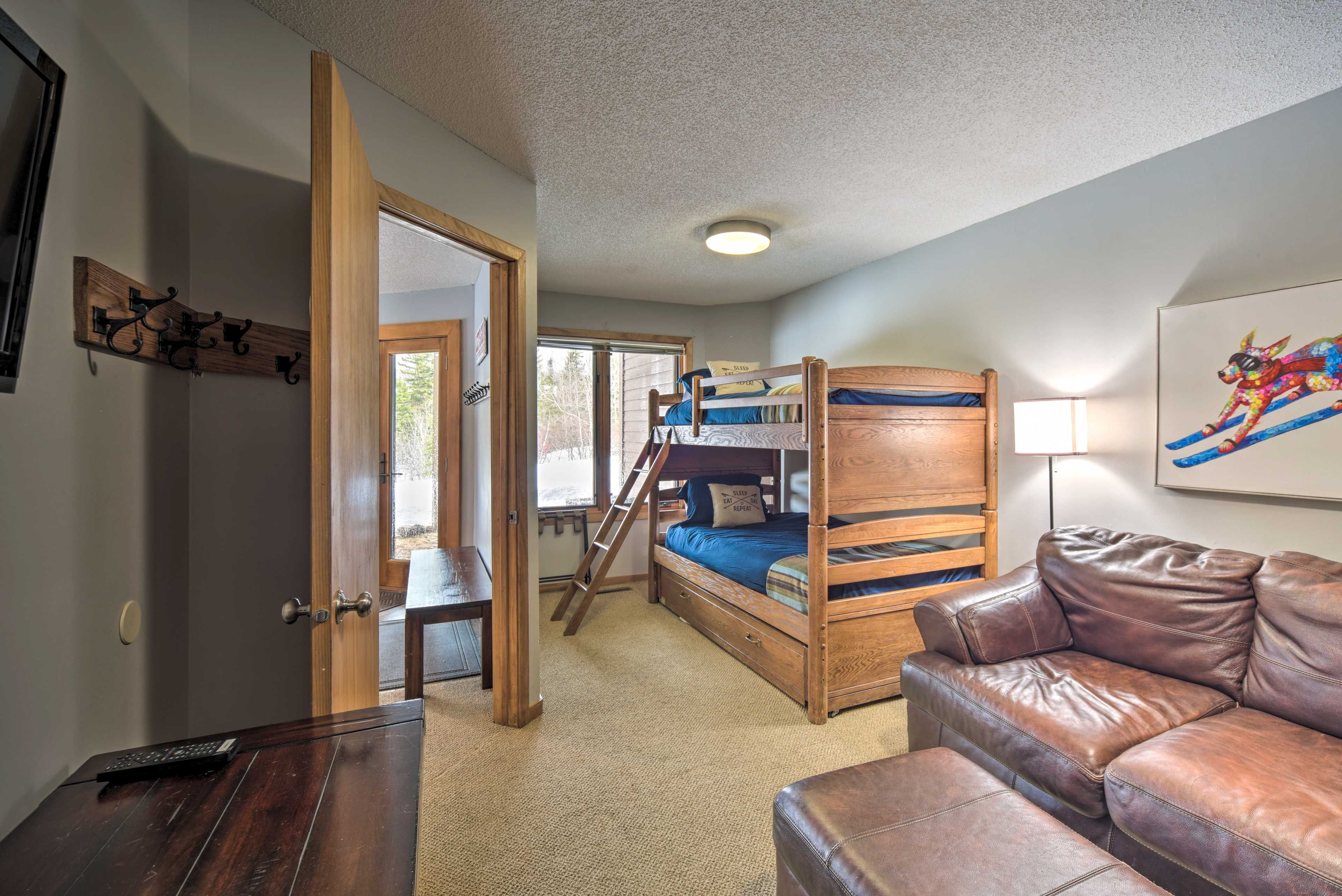 Bedroom 3 | 2 Twin Bunk Beds w/ Twin Trundles