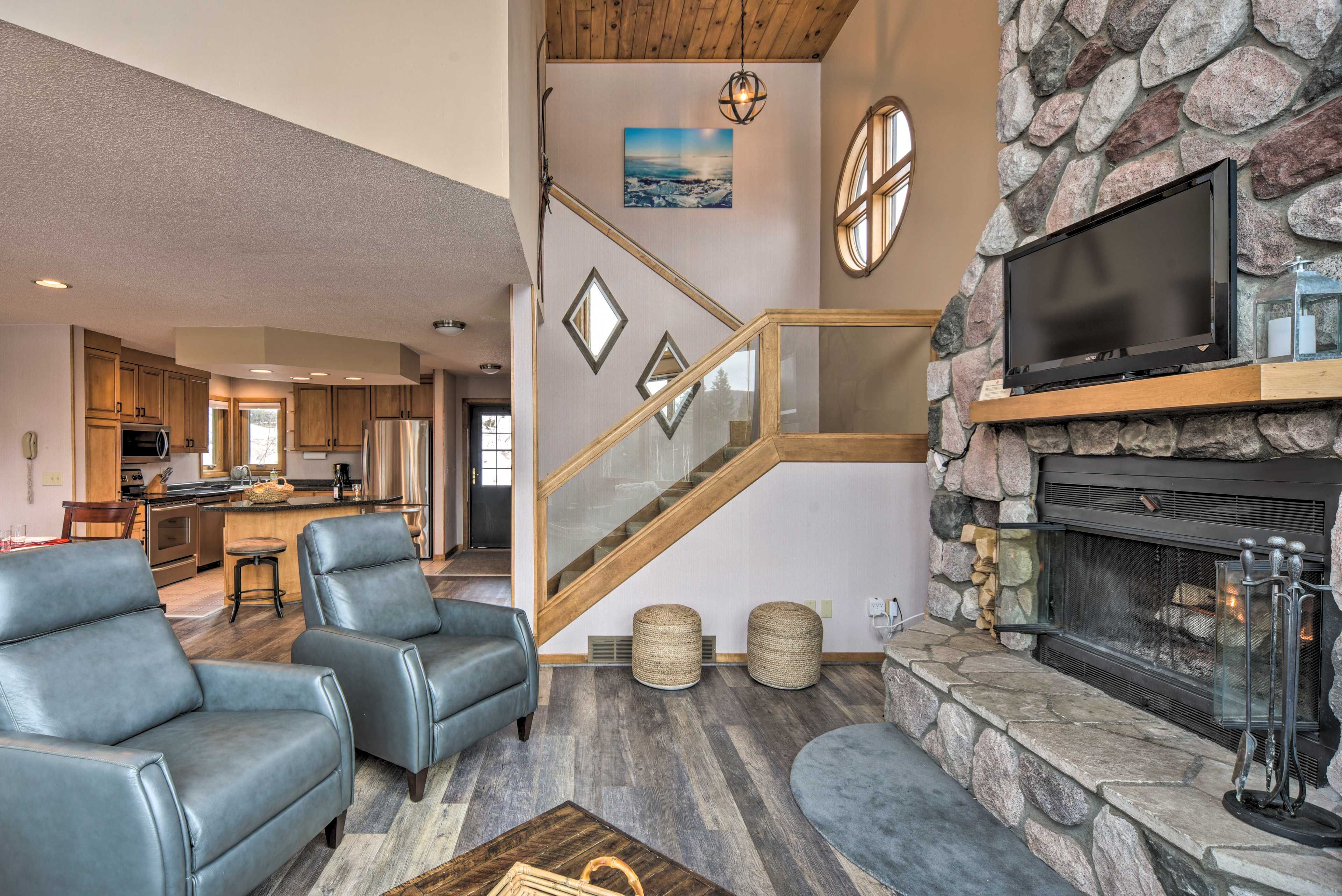 Great Room | Cable TV