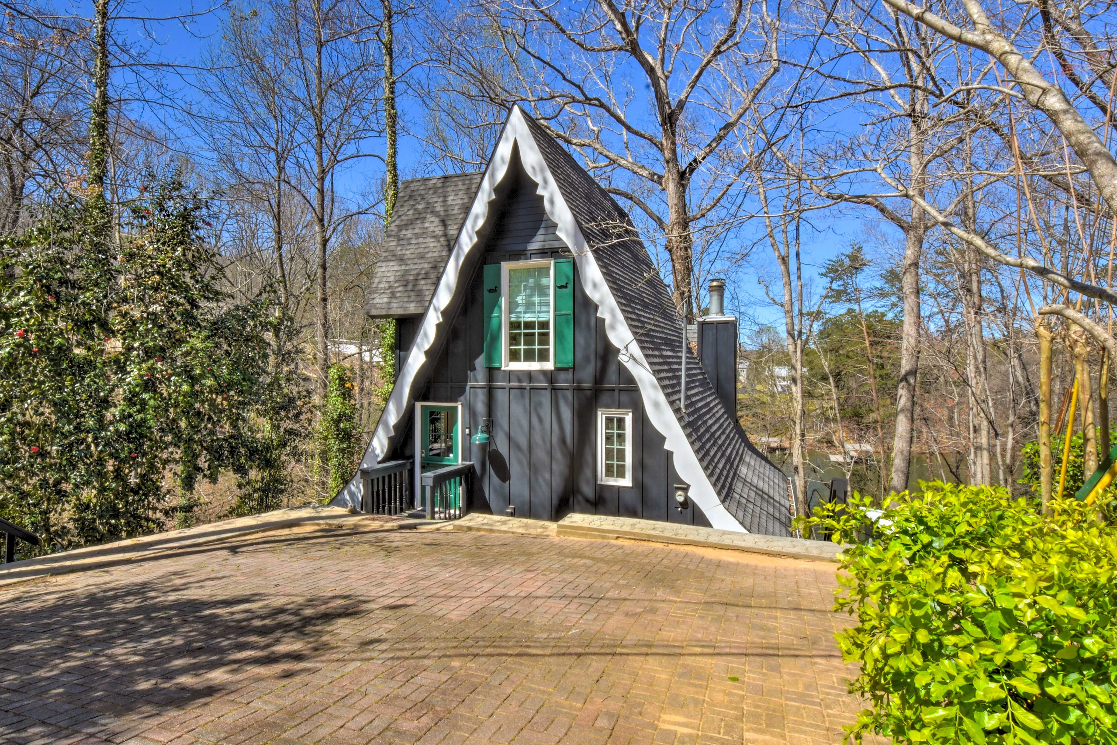 Gainesville Vacation Rental | 3BR | 2BA | 1,824 Sq Ft | Stairs Required