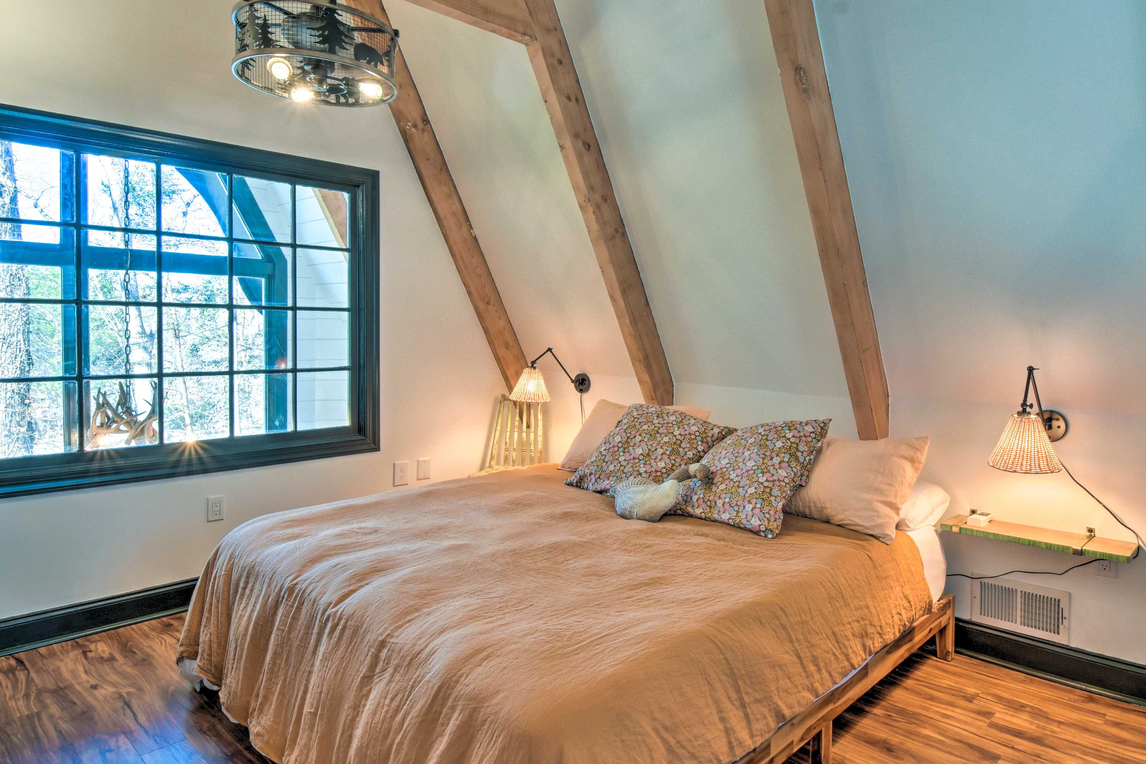 Bedroom 1 (Loft) | King Bed | Upper Level