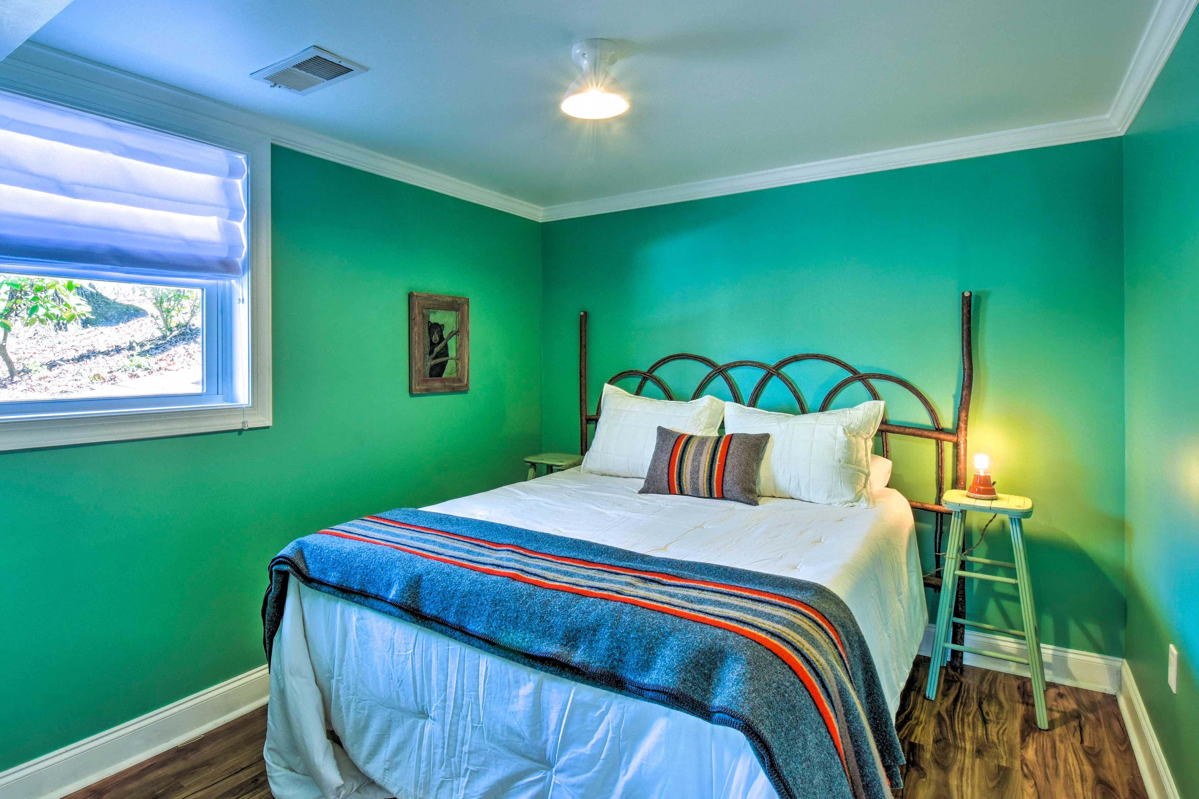 Bedroom 2 | Queen Bed | Lower Level