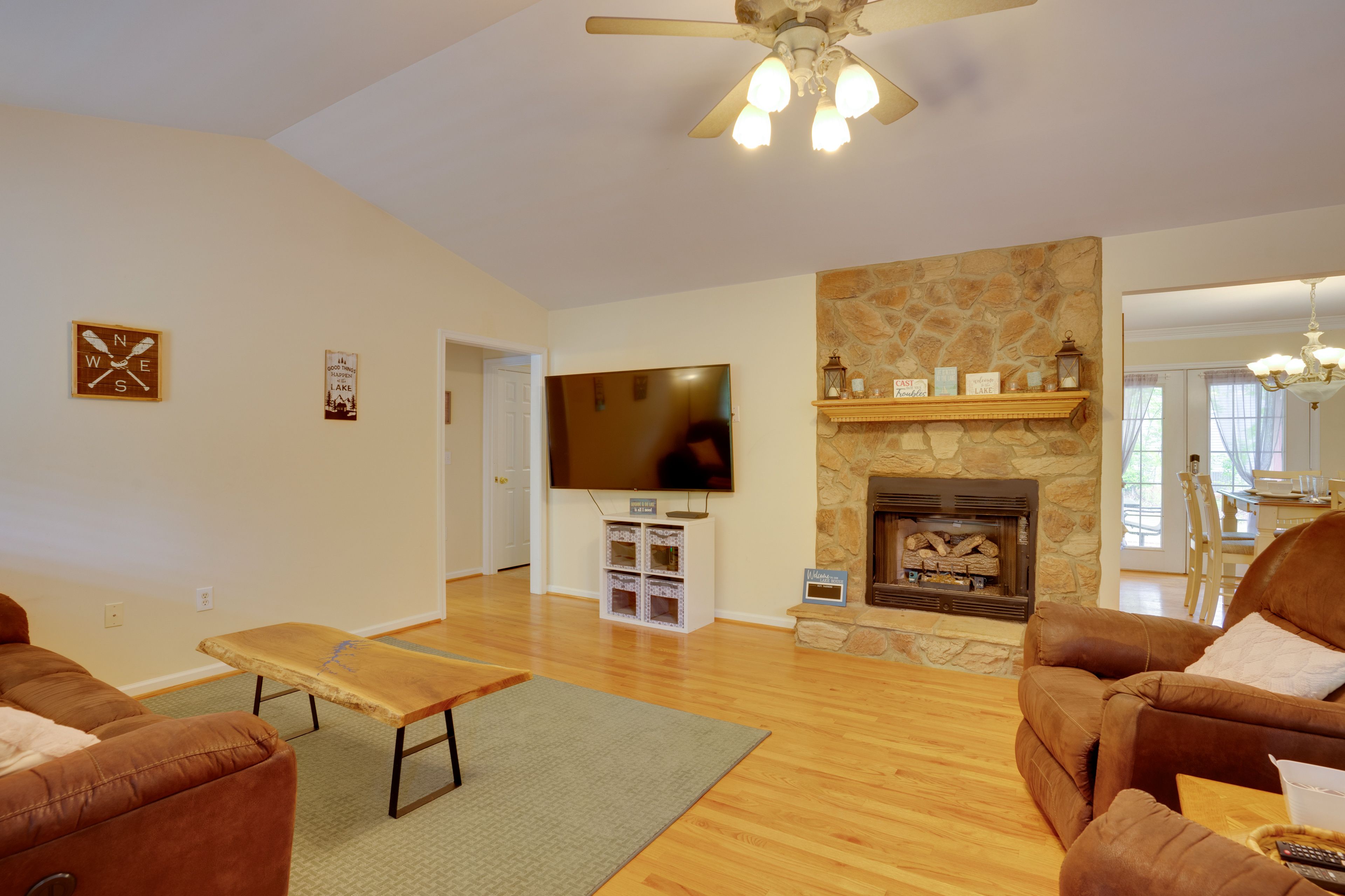 Living Room | Central Heating & Air Conditioning | Smart TVs