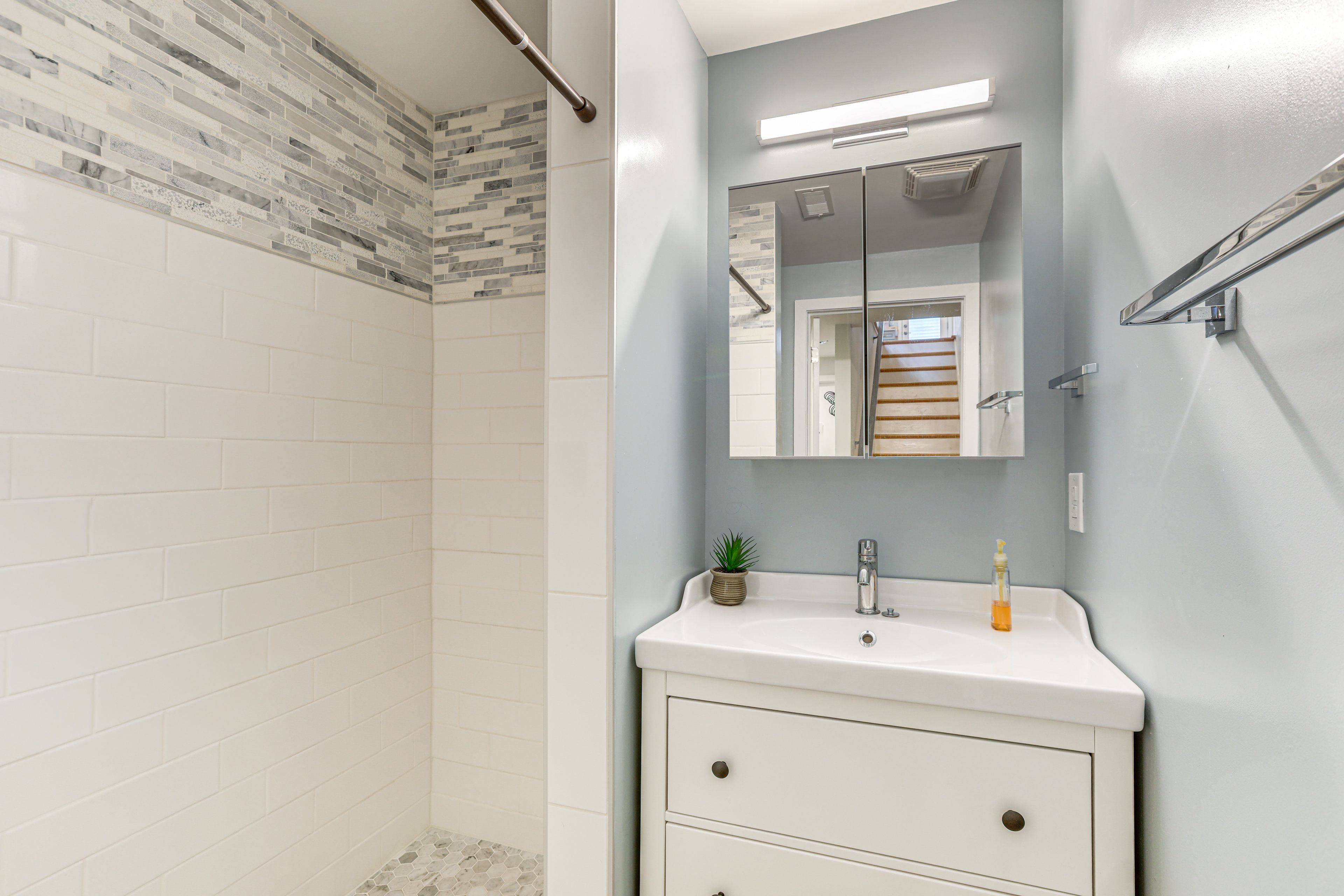 Full Bath | 3rd Floor