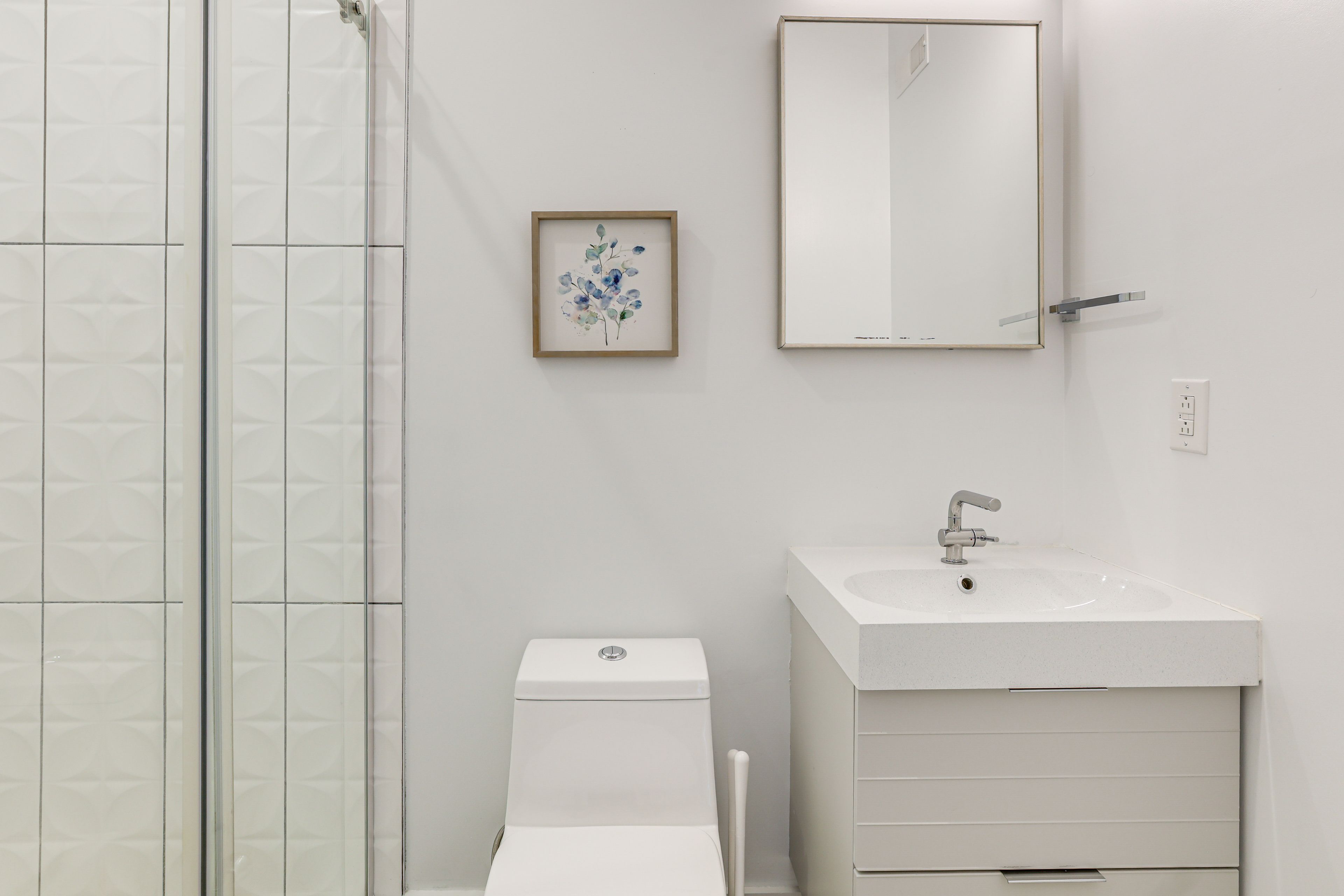 Full Bath | 2nd Floor