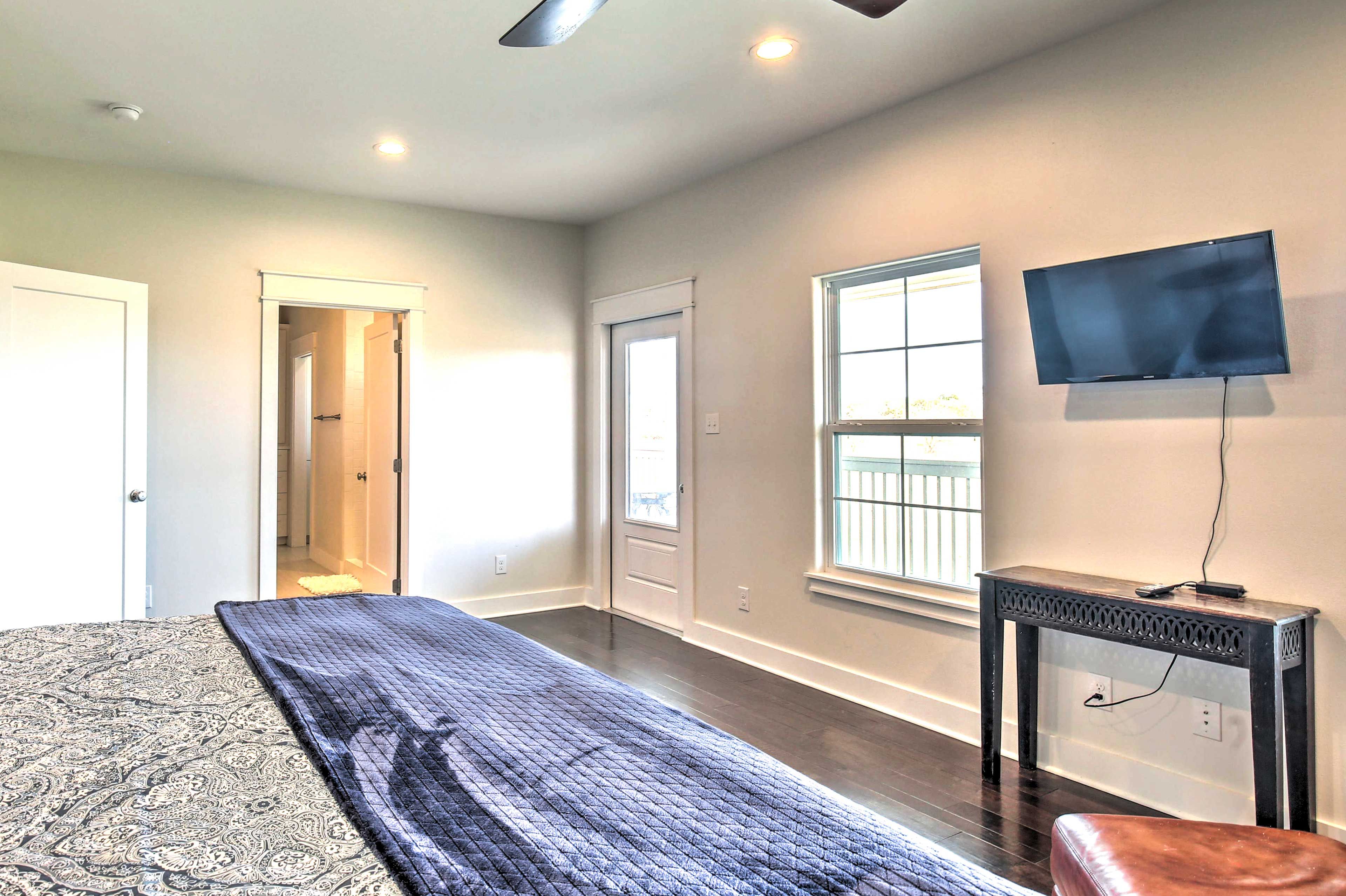Bedroom 1 | Smart TV | En-Suite Bathroom