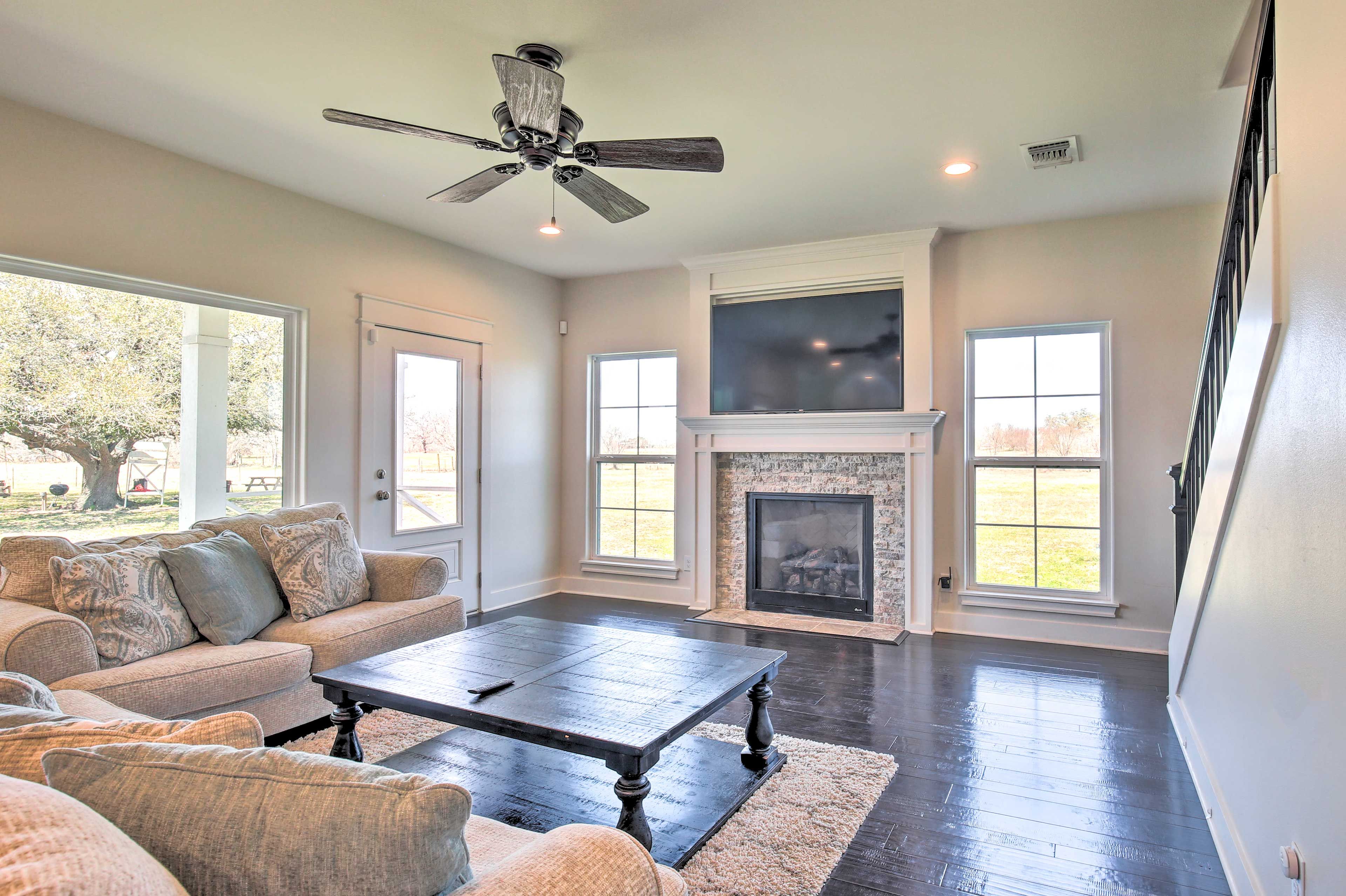 Living Room | Main Floor | Smart TV