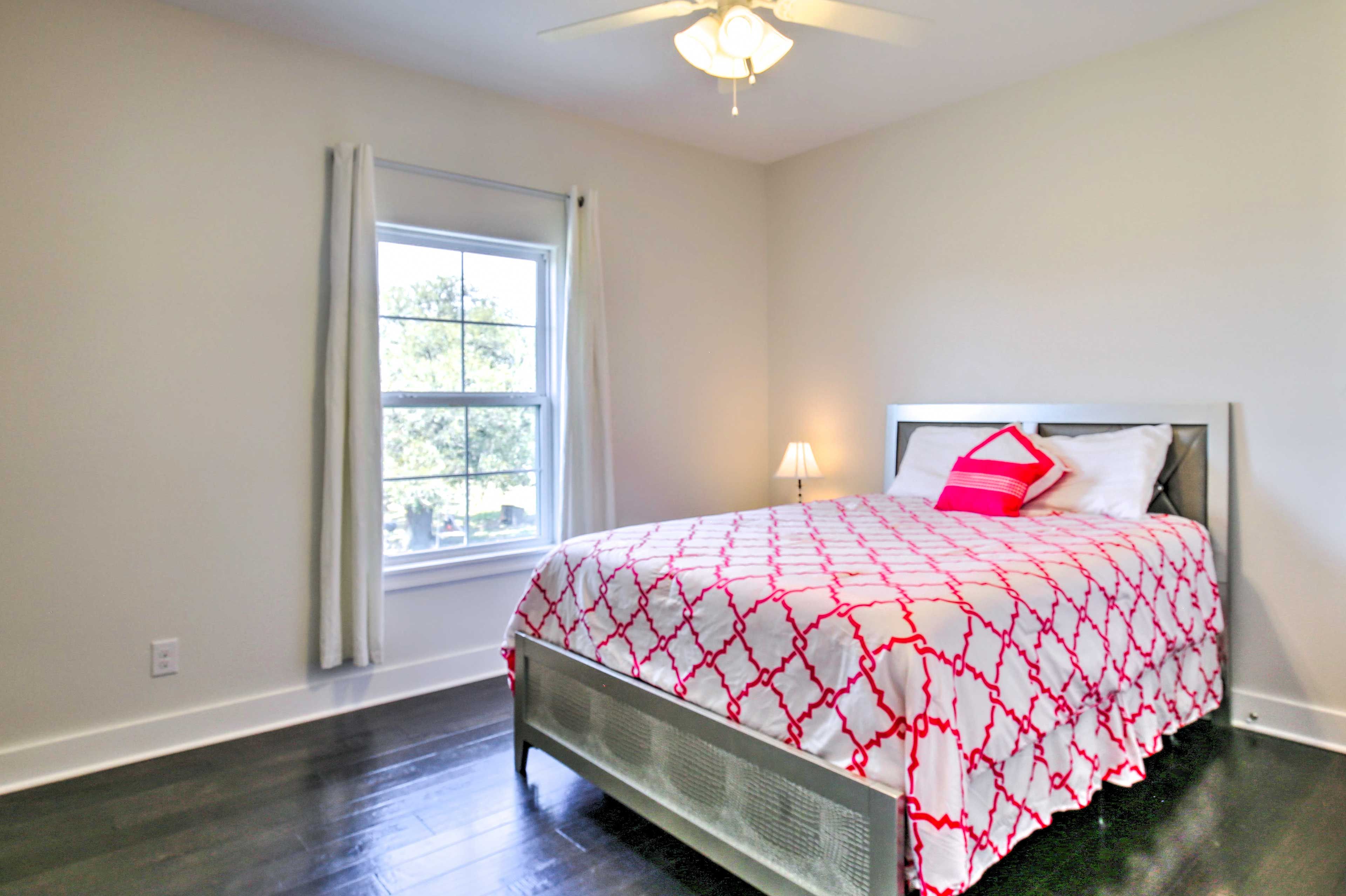 Bedroom 4 | Queen Bed