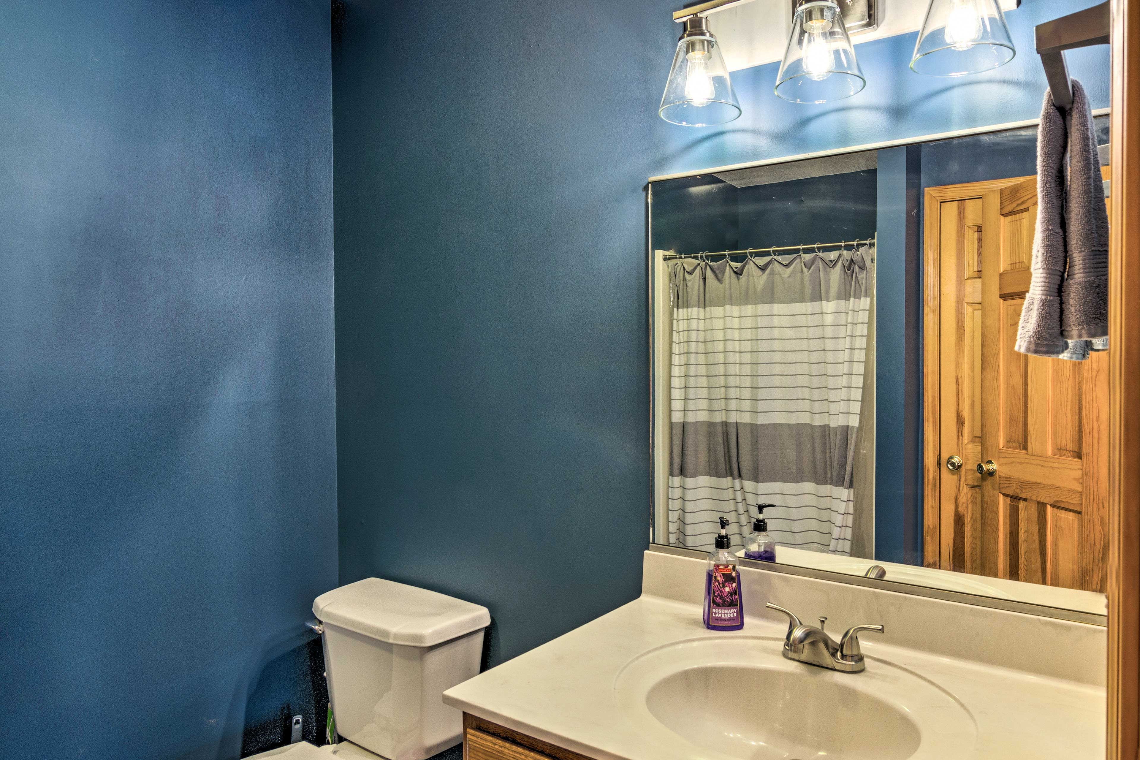 En-Suite Bathroom | Complimentary Toiletries