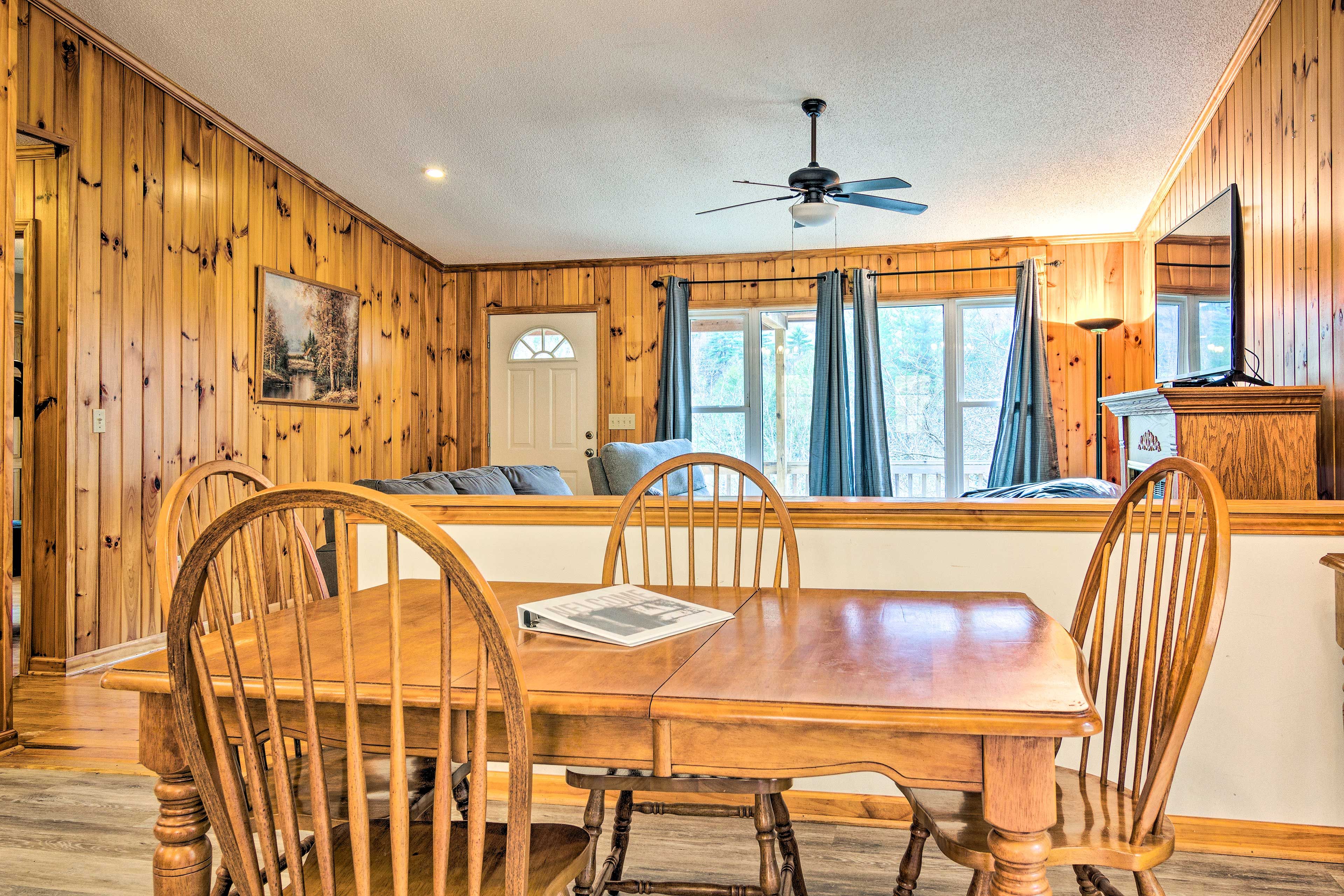 Living Room | Dining Area