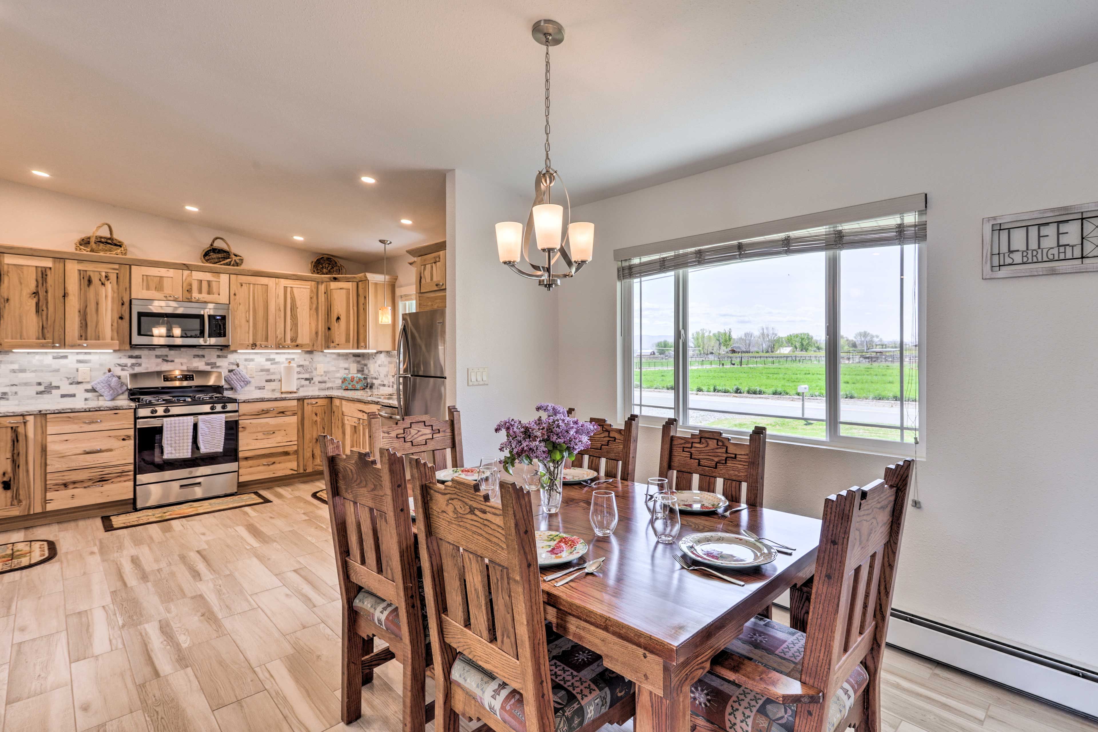Palisade Vacation Rental | 2BR | 2BA | 1,352 Sq Ft | 3 Stairs Required