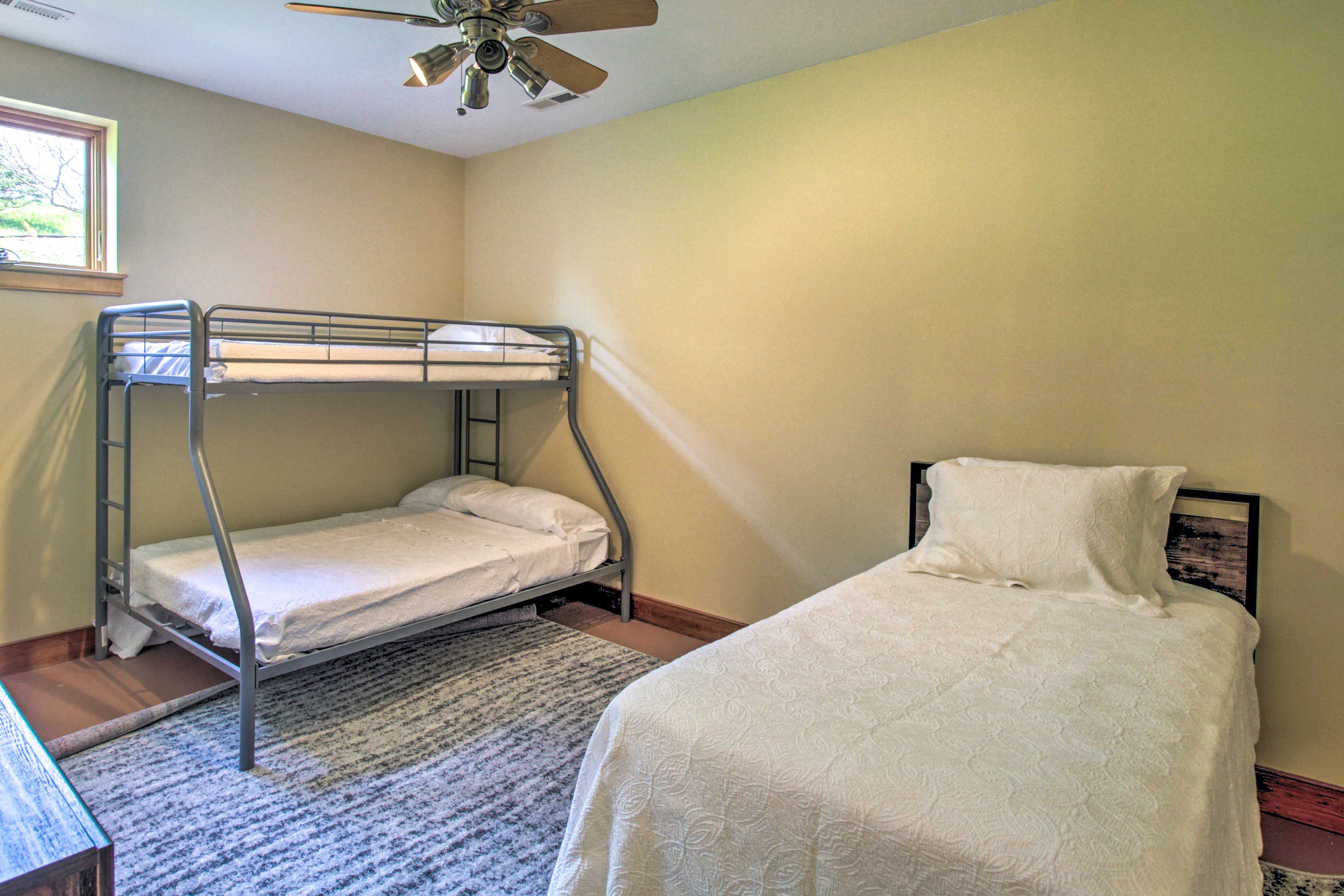 Bedroom 5 | Twin/Full Bunk Bed | Twin Bed