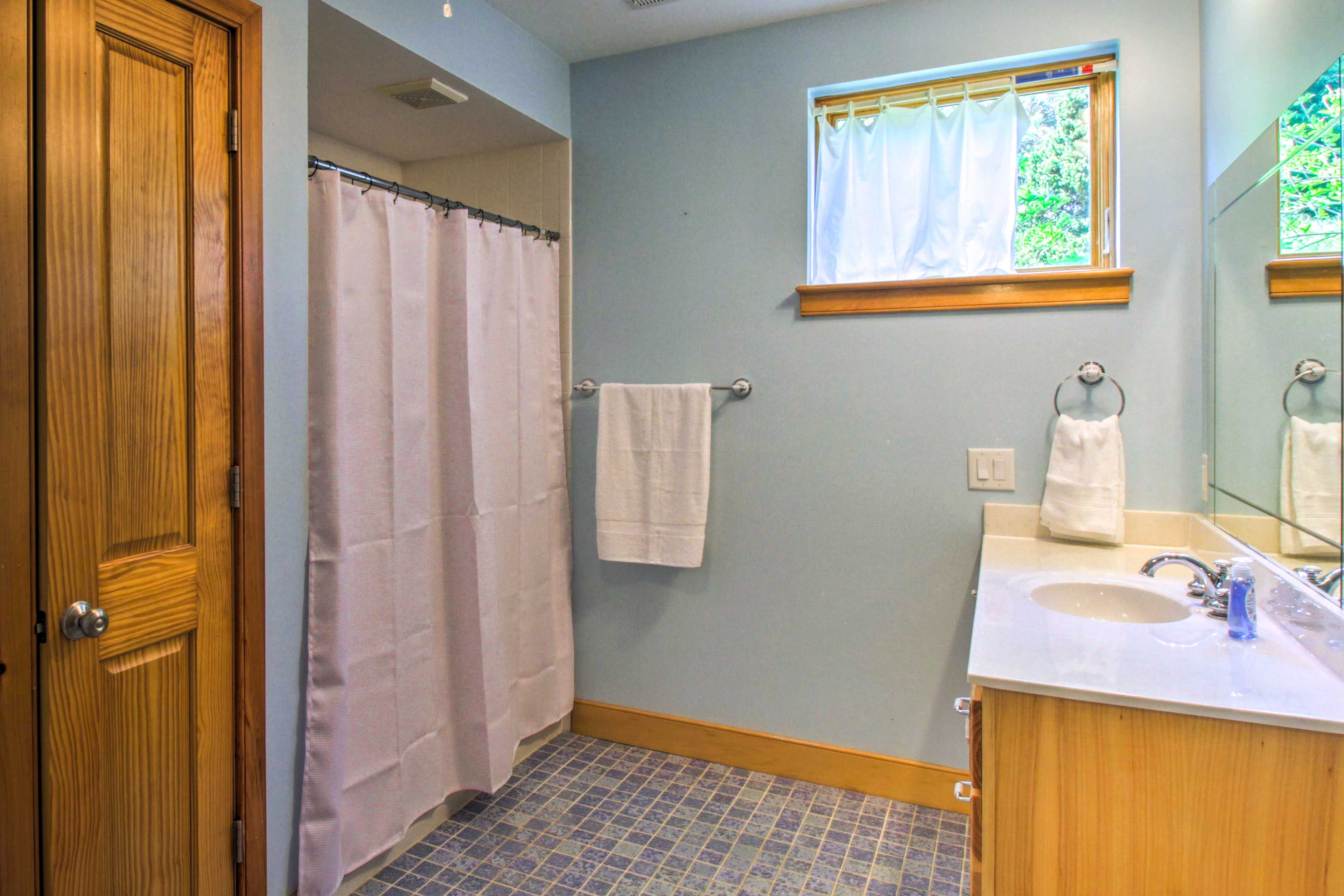 Full Bathroom