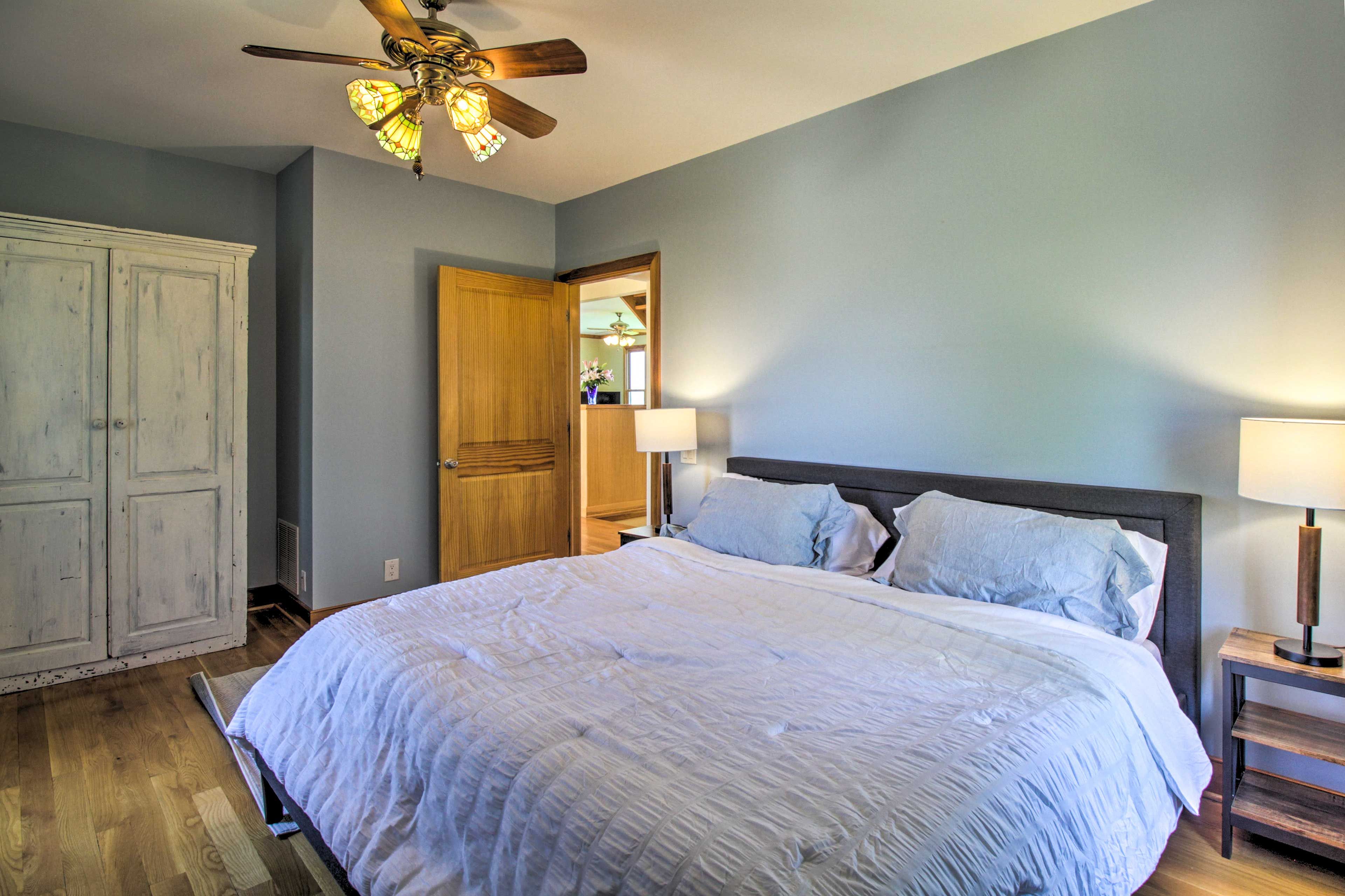 Bedroom 4 | King Bed