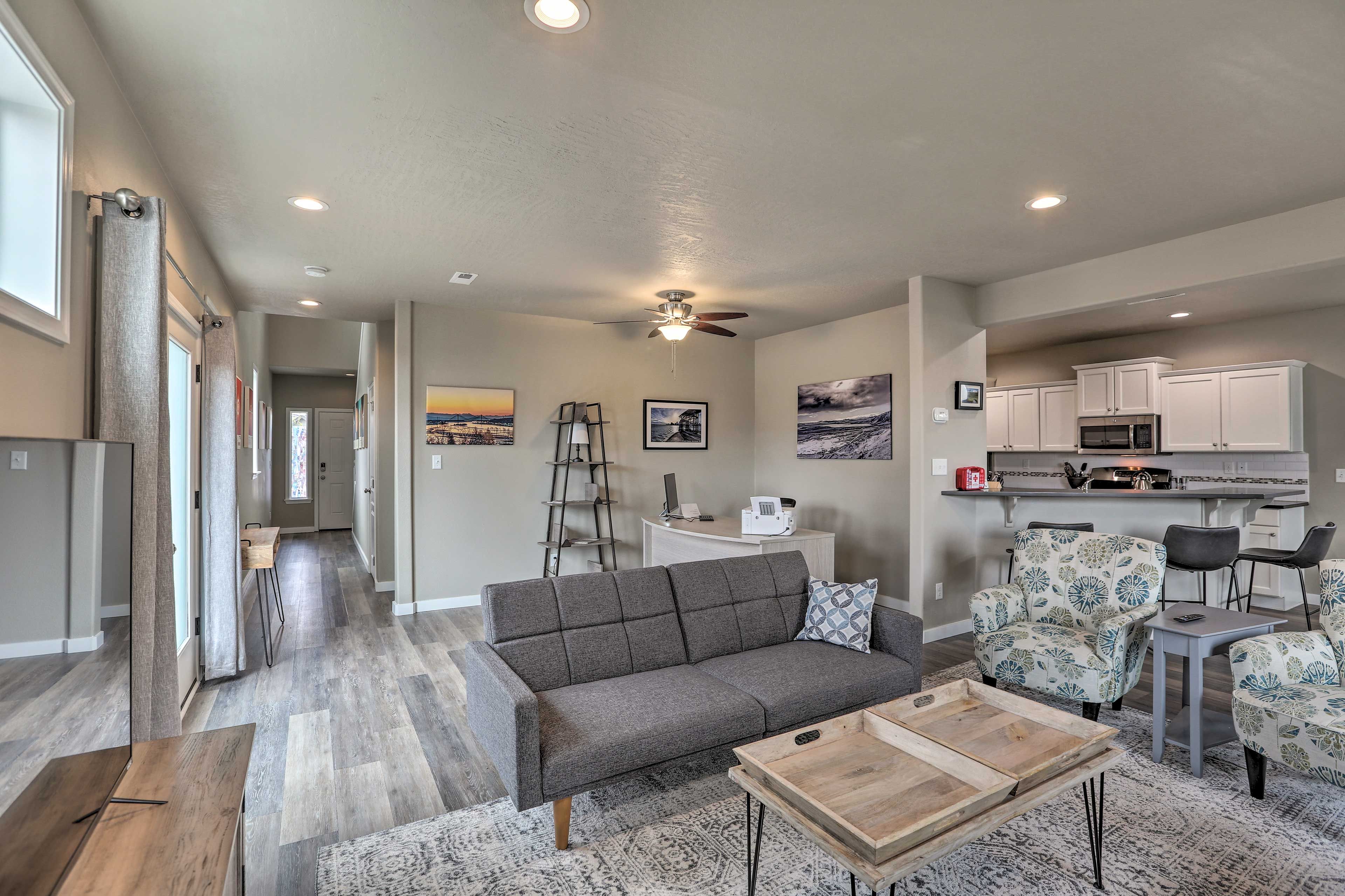 Living Room | Central A/C & Heating