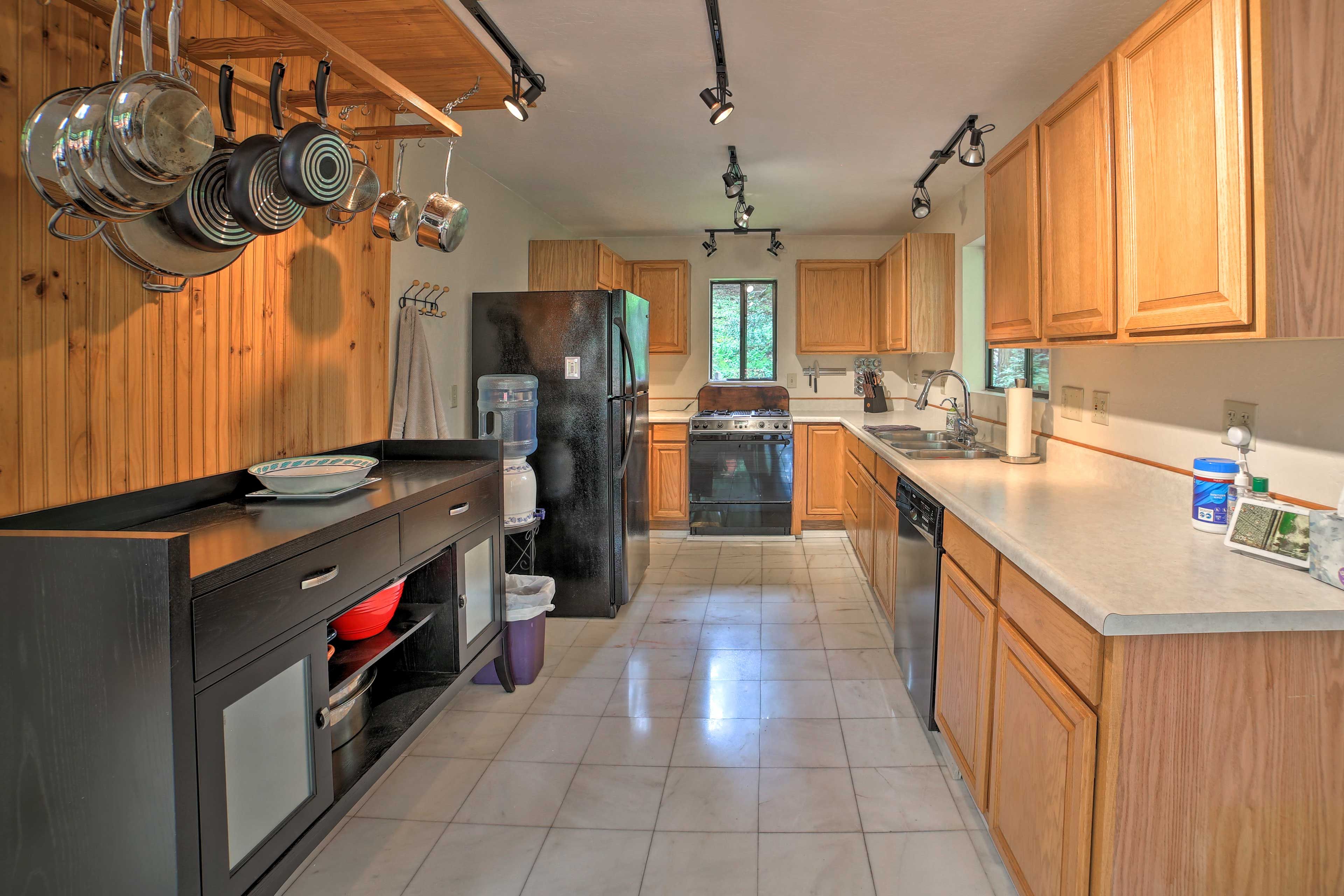 Fully Equipped Kitchen | Basic Cooking Essentials Provided