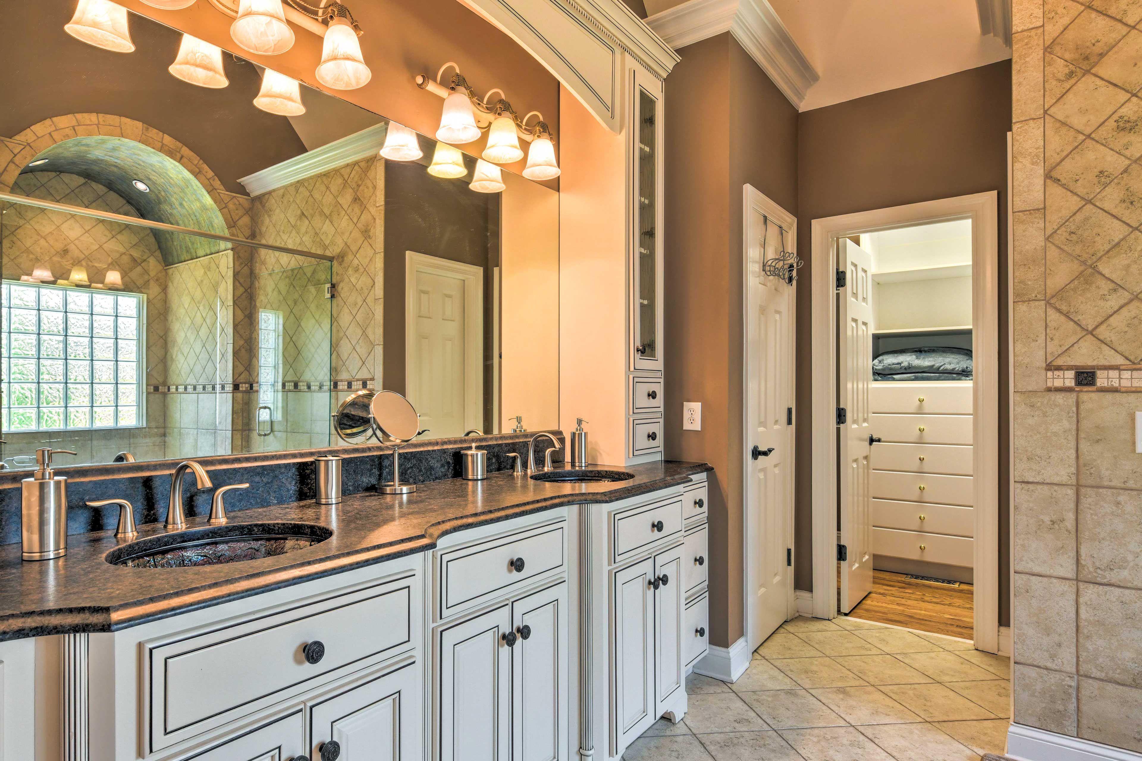 En-Suite Bathroom | Complimentary Toiletries