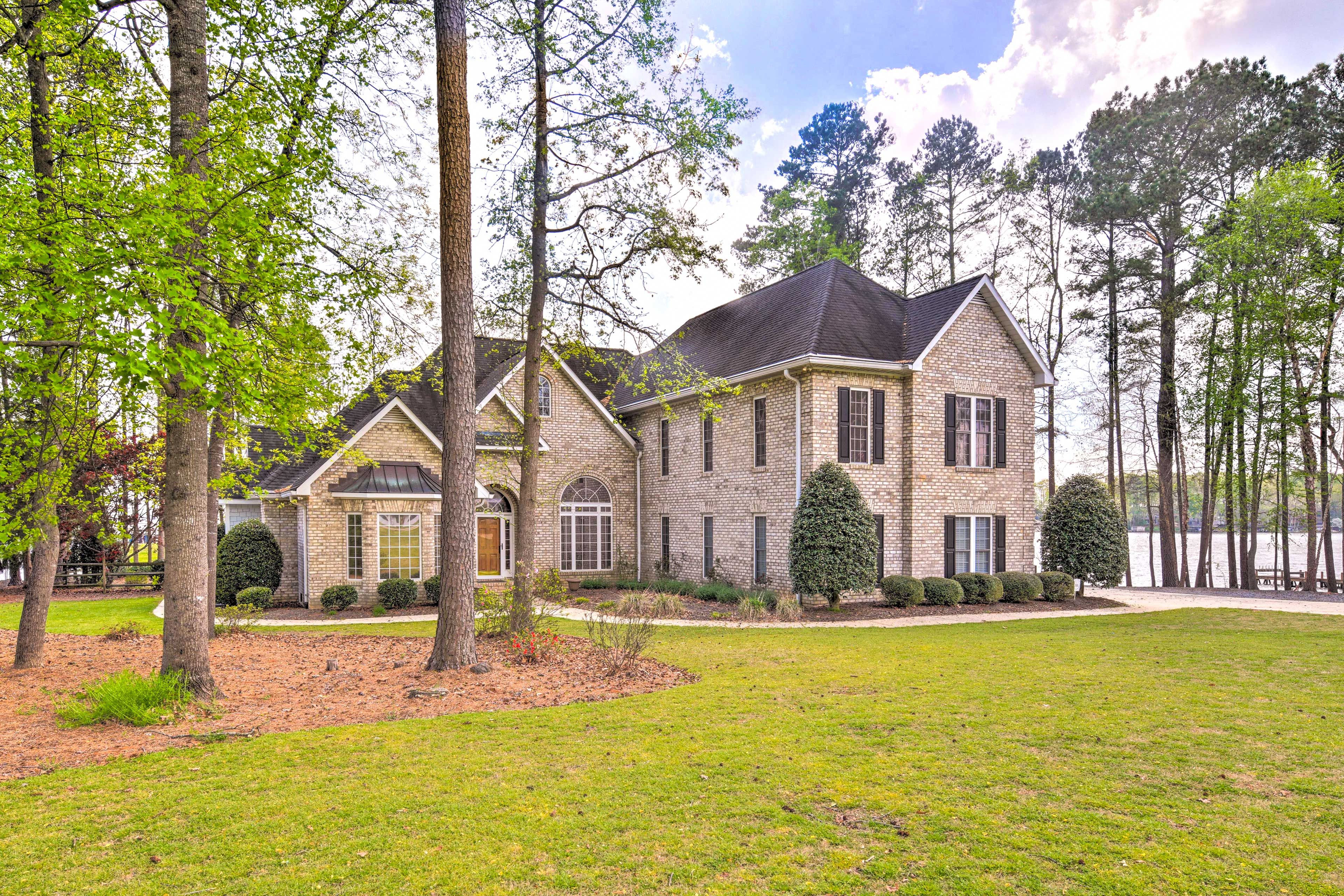 Mount Gilead Vacation Rental | 4BR | 3.5BA | Stairs Required for Access