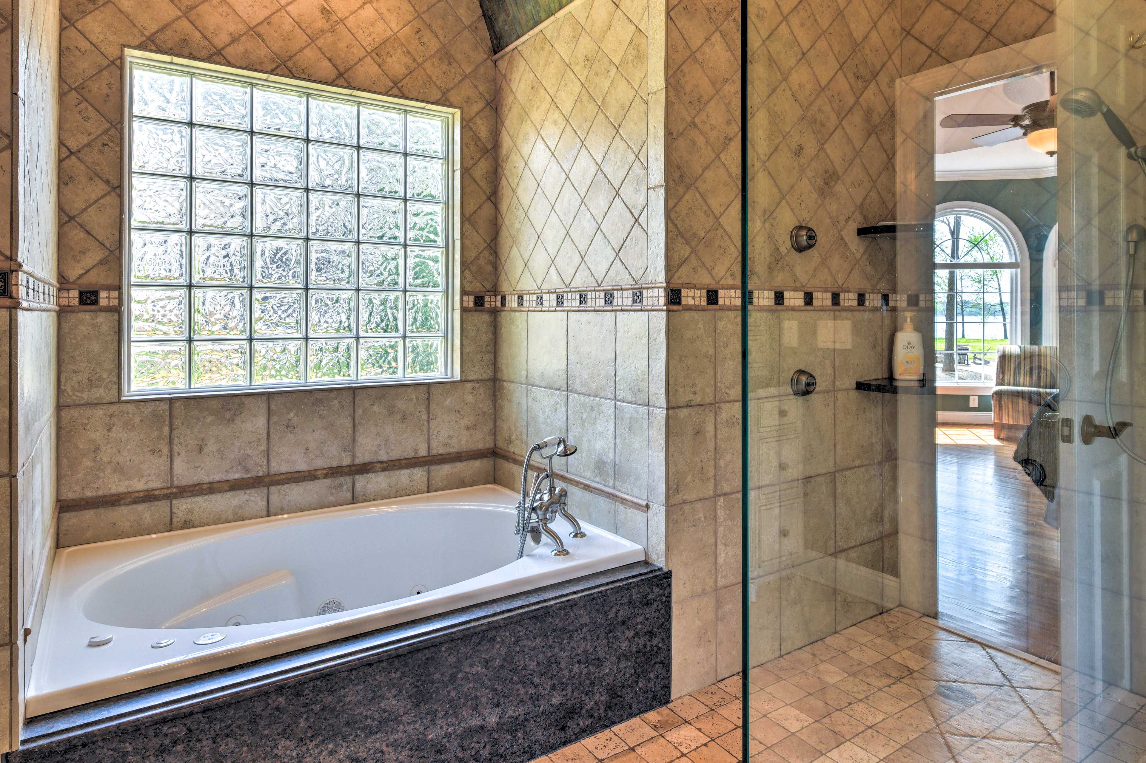 En-Suite Bathroom | Jetted Tub