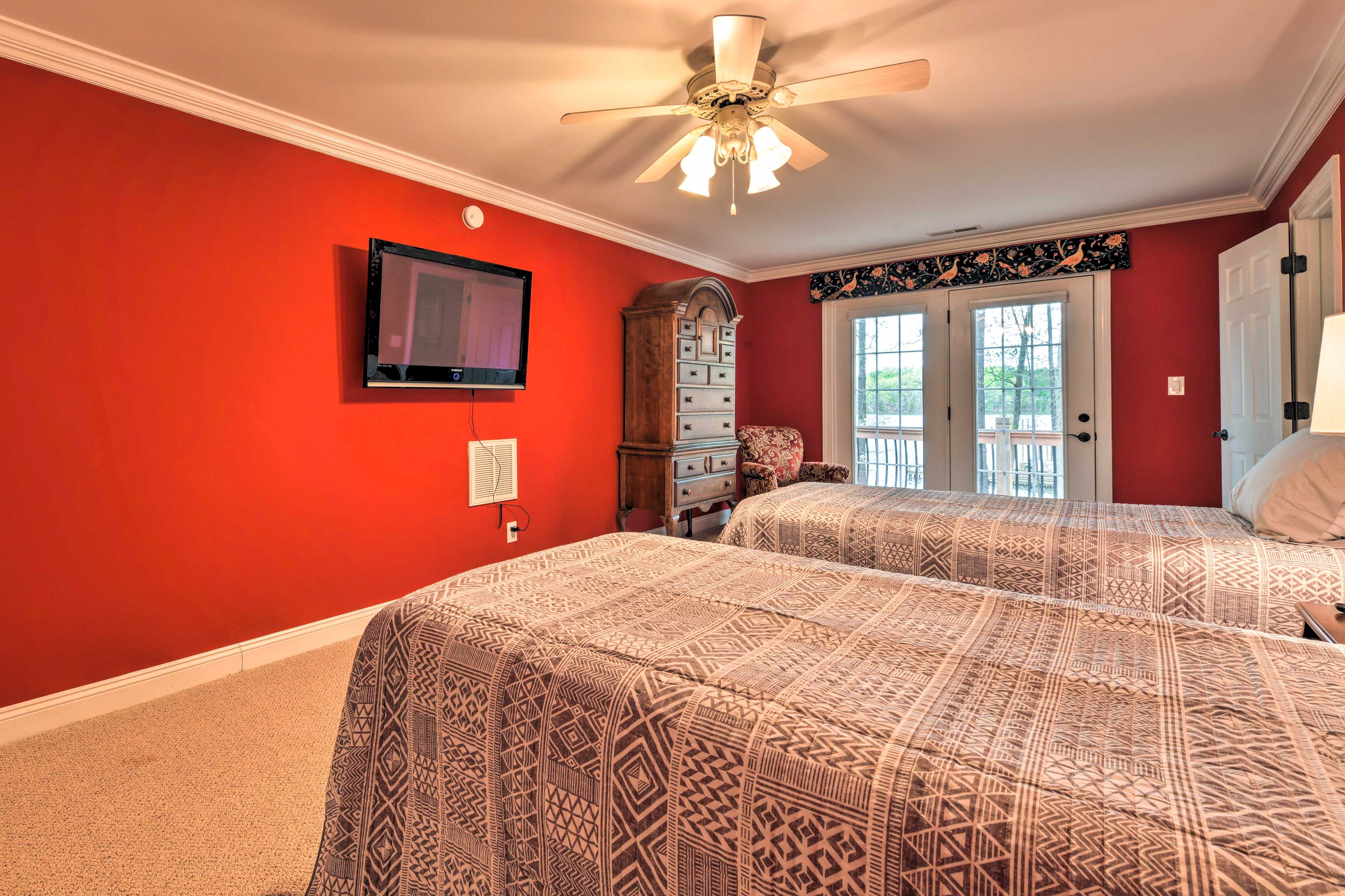 Bedroom 4 | 2nd Floor | Twin/Full Bunk Bed | 2 Twin Beds