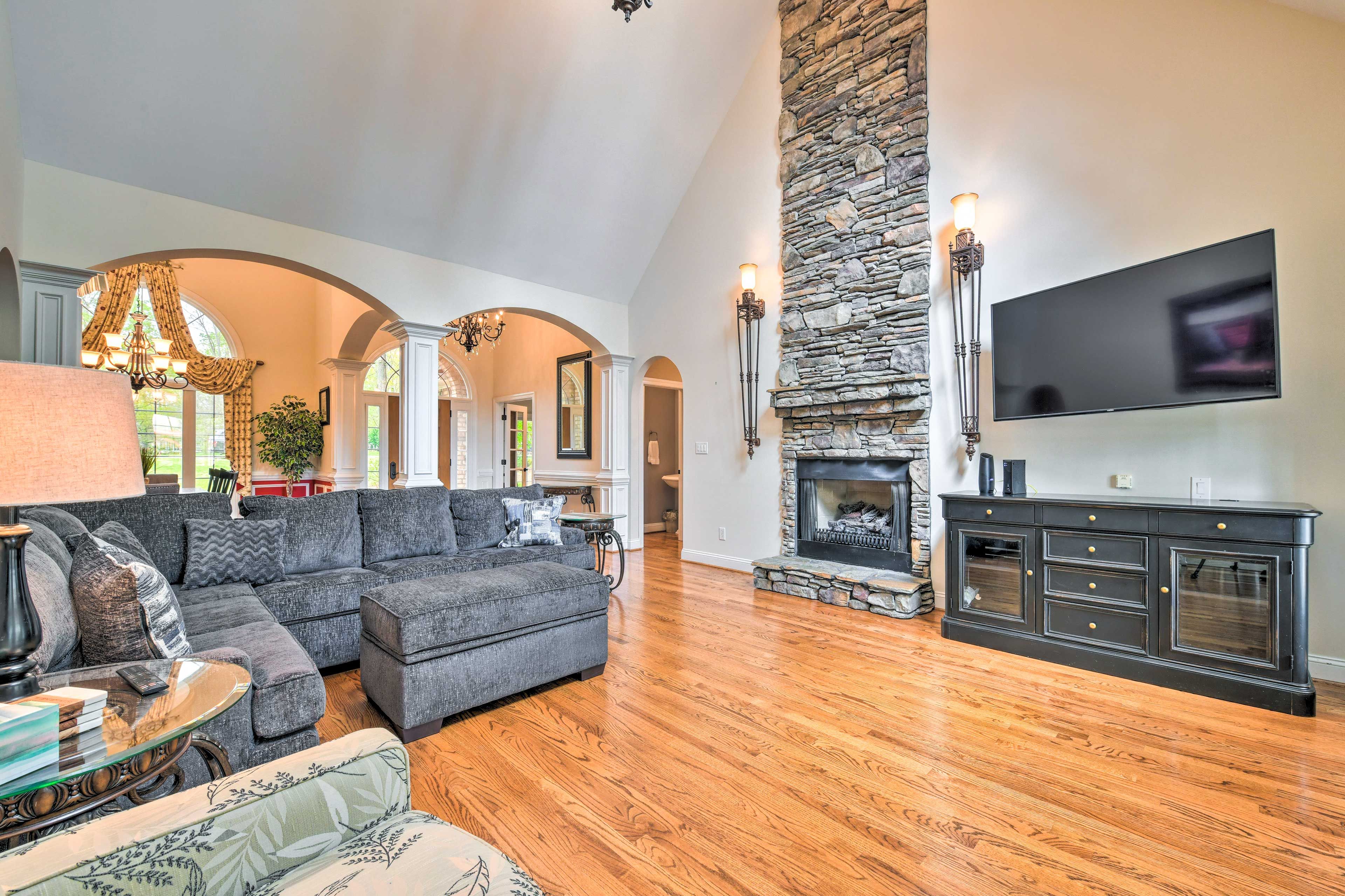 Living Room | Central A/C & Heating | Smart TV