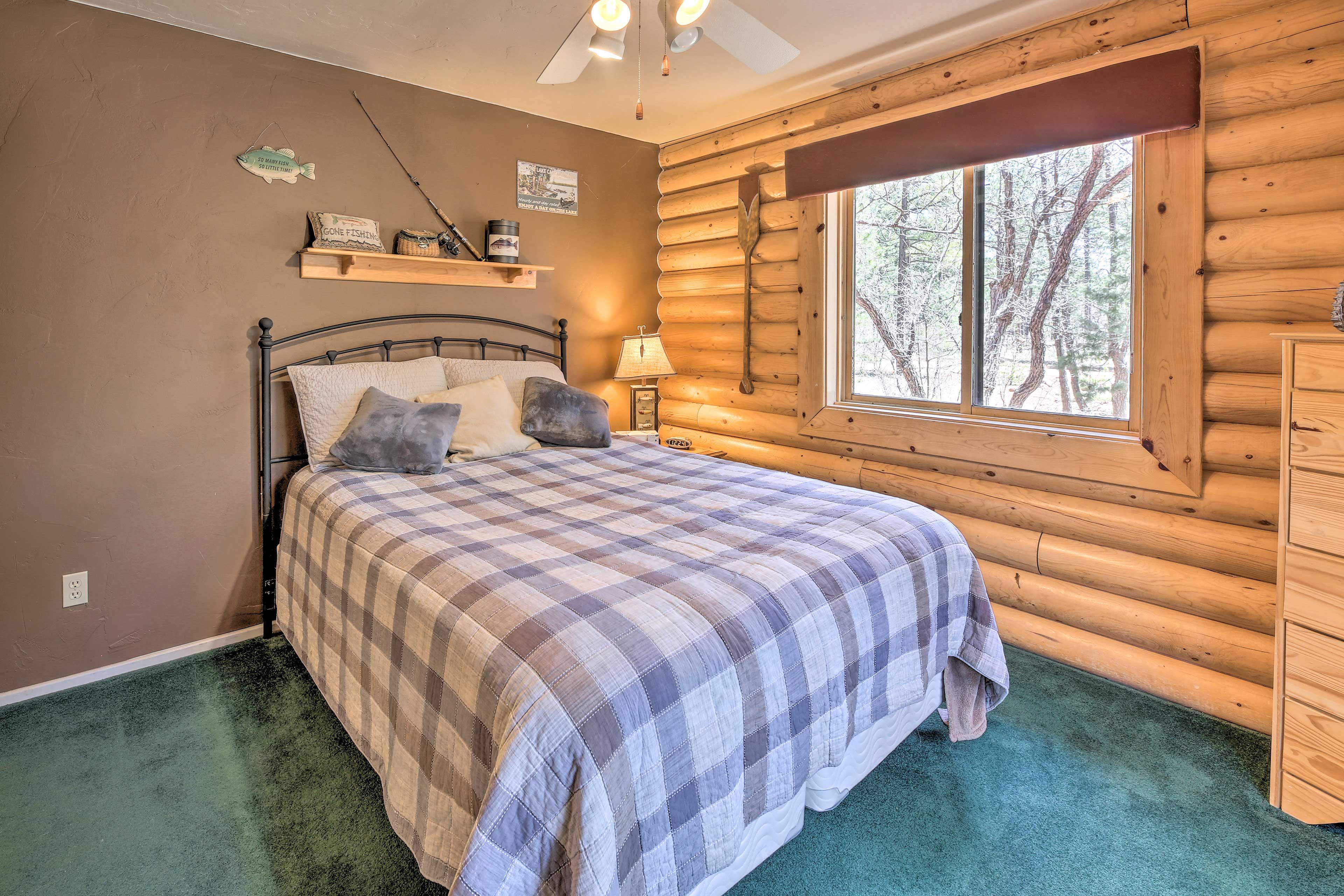 Bedroom 2 | Queen Bed