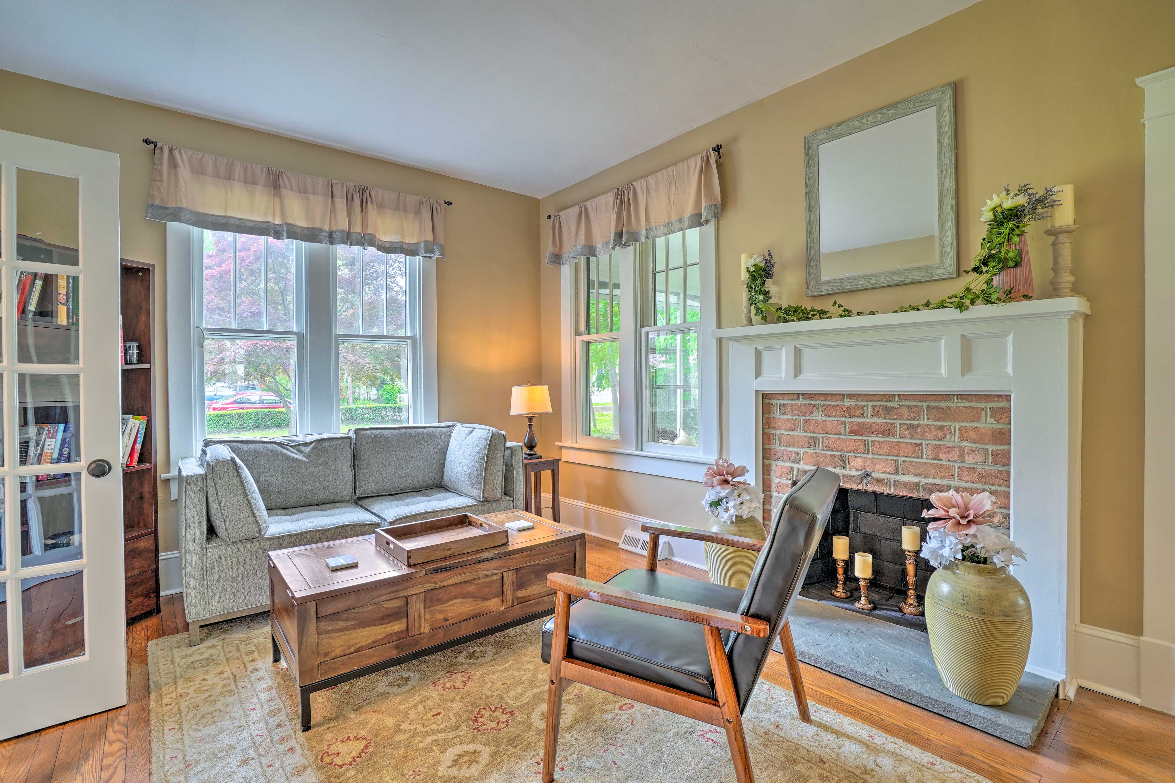 Living Area | Fireplace (Decorative Only)