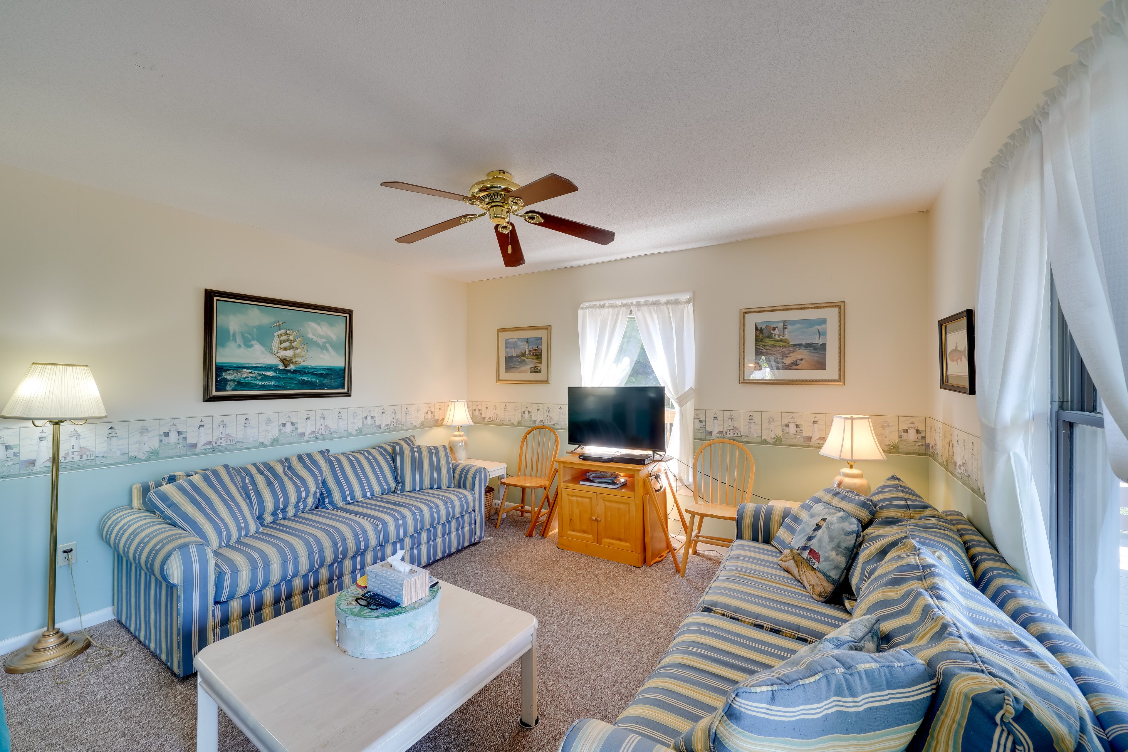 Living Room | Smart TV