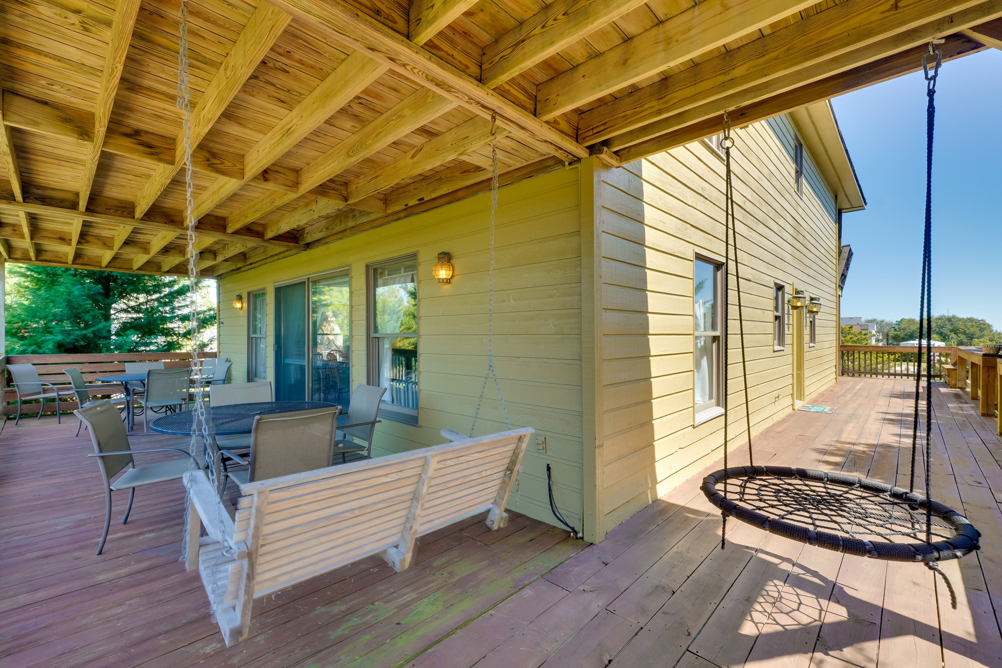 Deck | Outdoor Dining