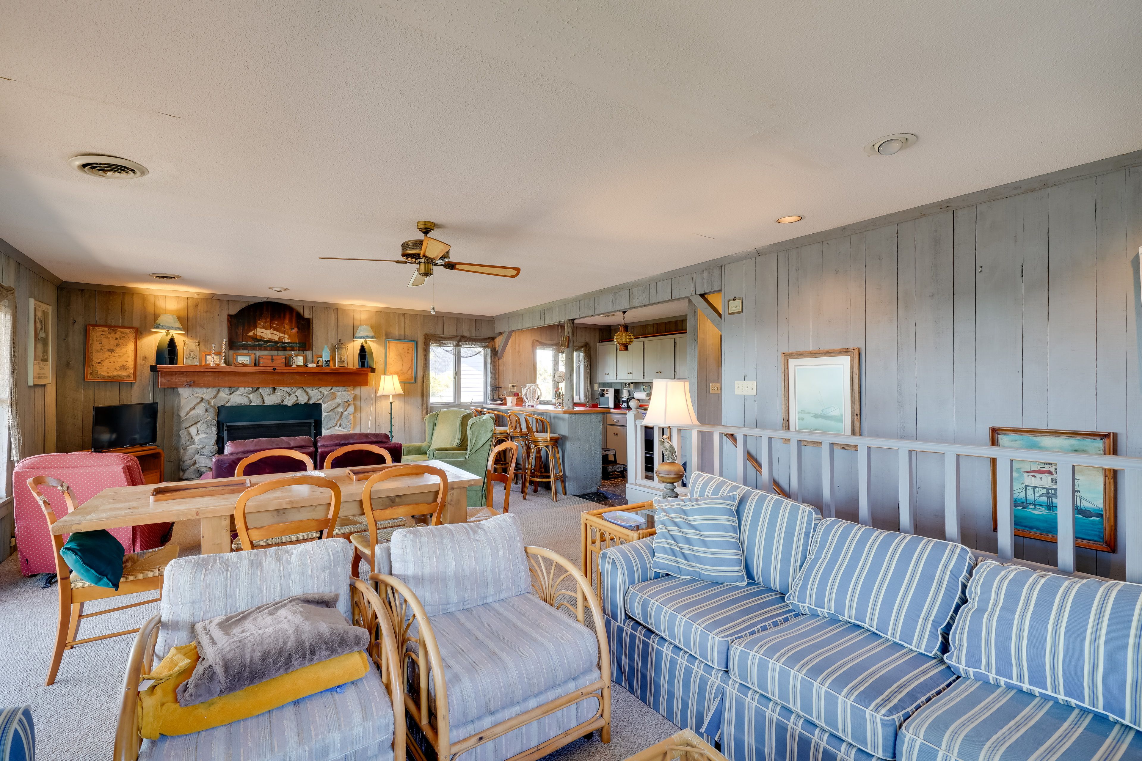 Family Room | Dining Area