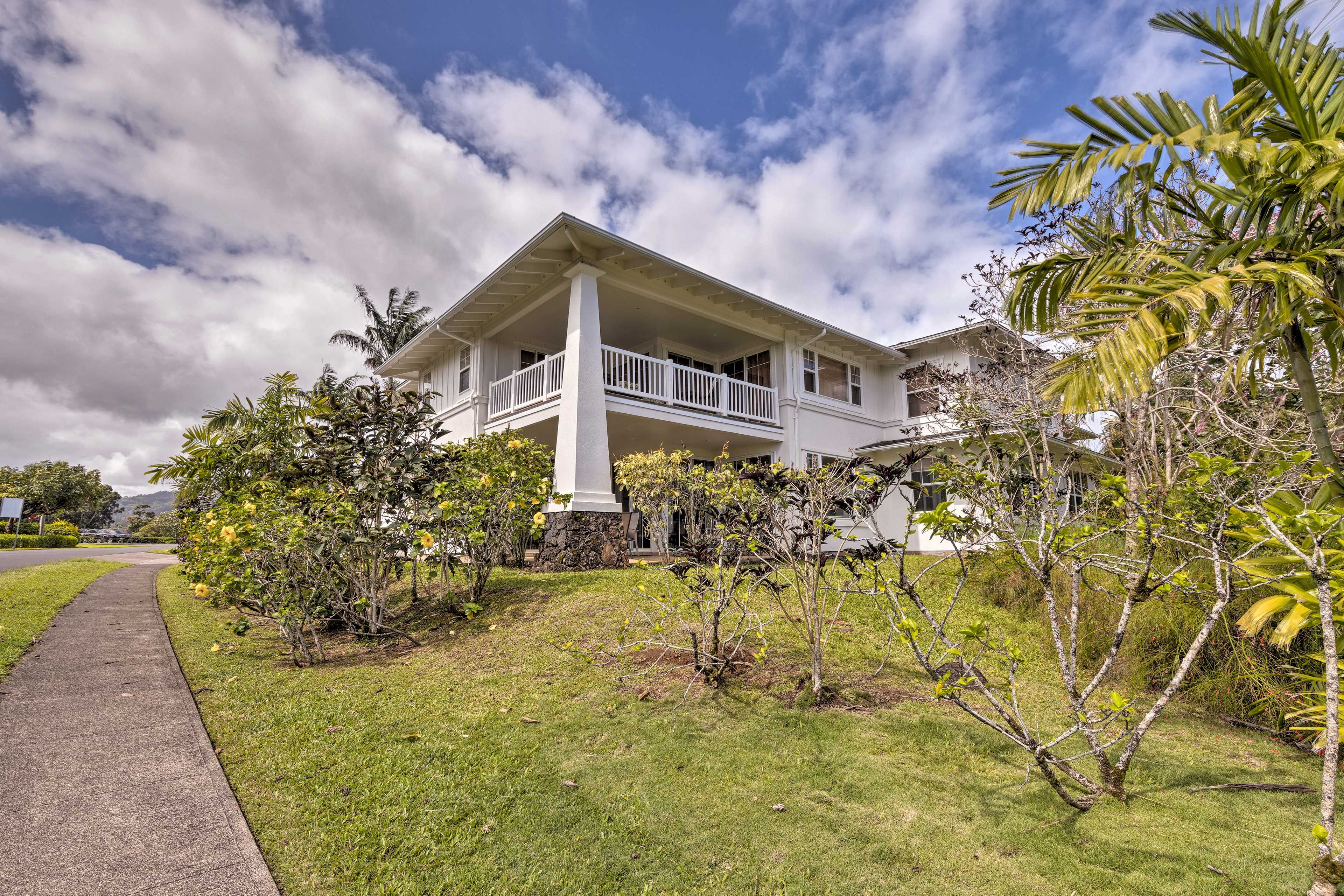 Condo Exterior | Ground-Floor Unit