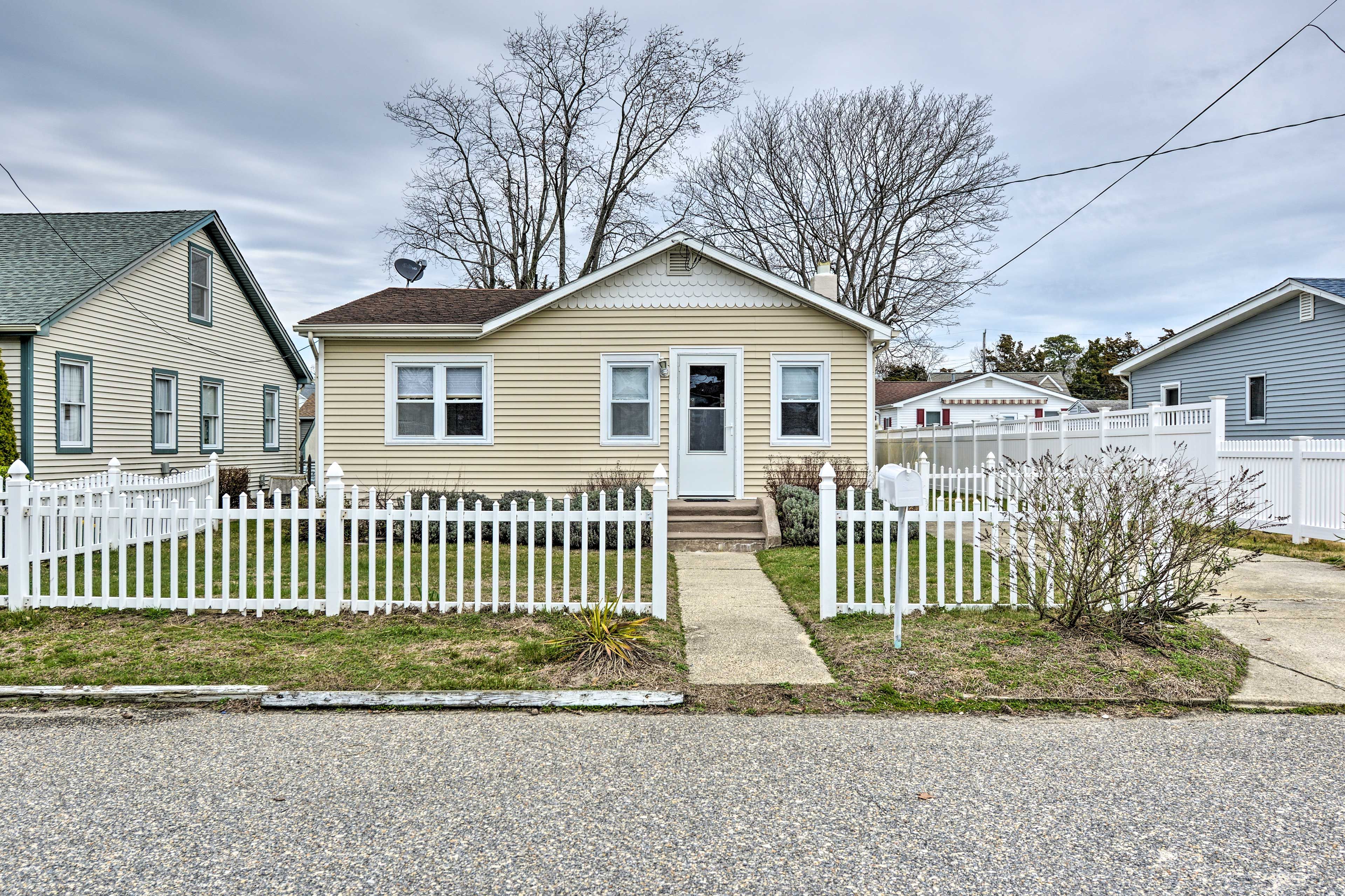 Exterior | Driveway Parking (1 Vehicle)
