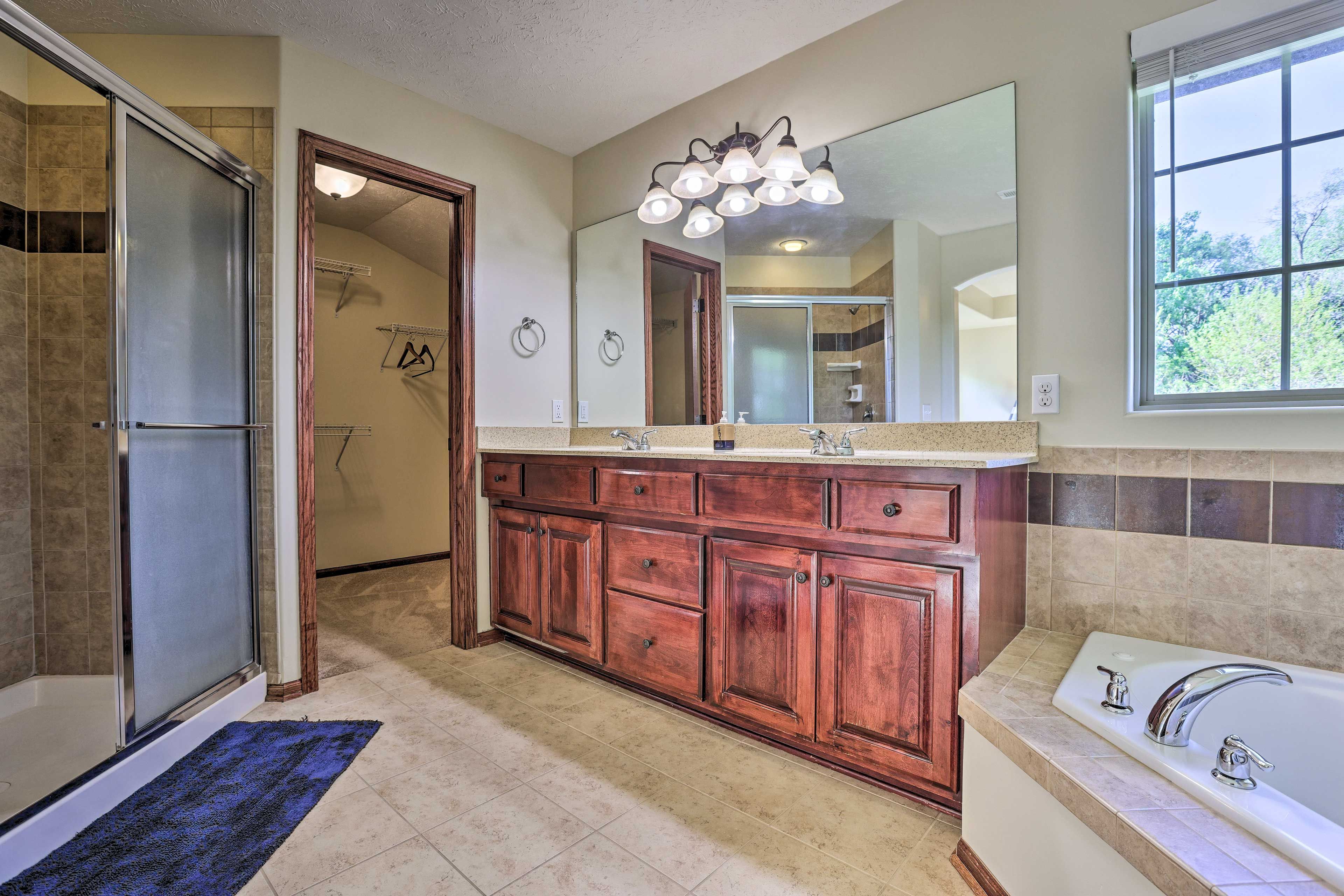 En-Suite Bathroom | Jetted Tub