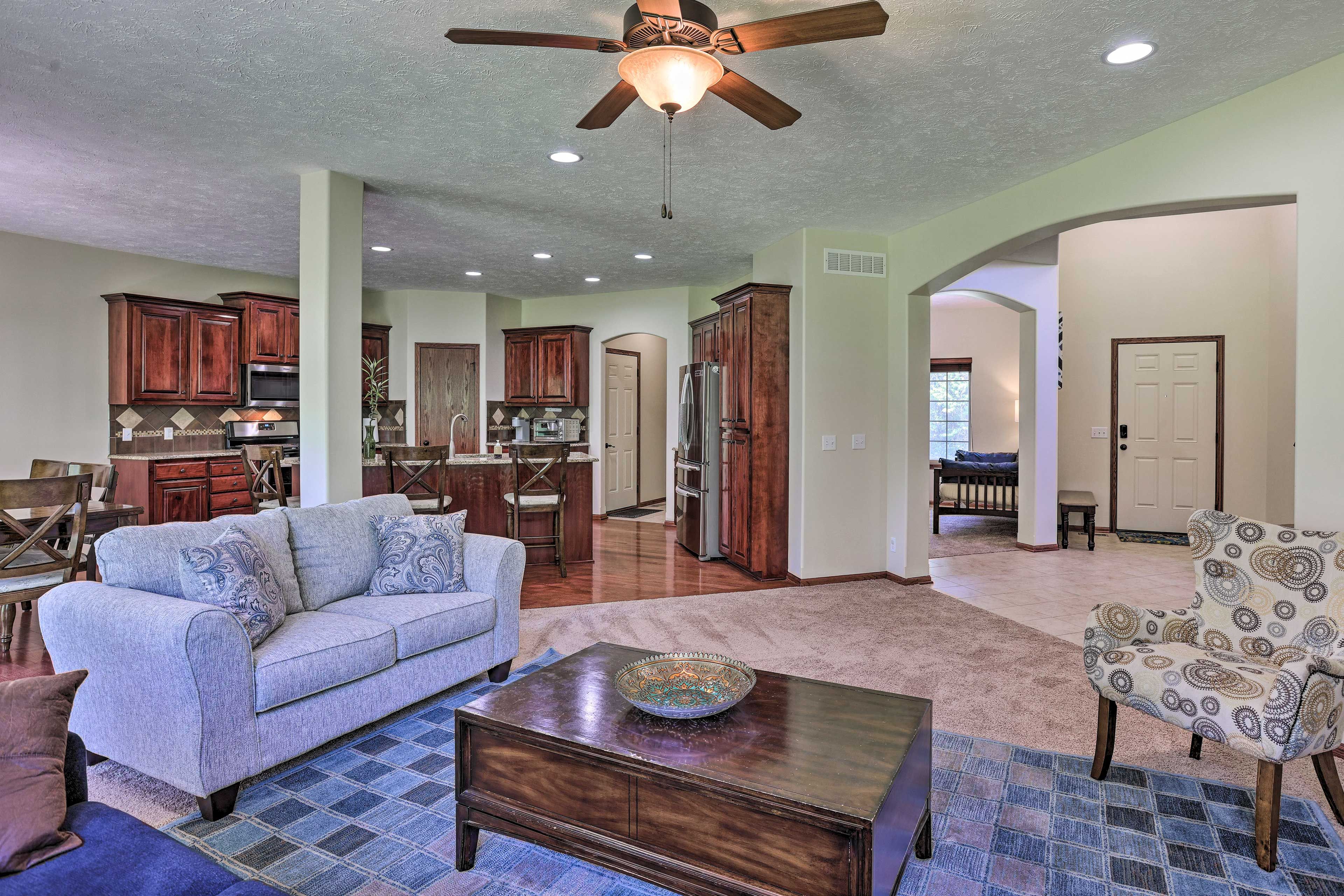 Living Room | Gas Fireplace