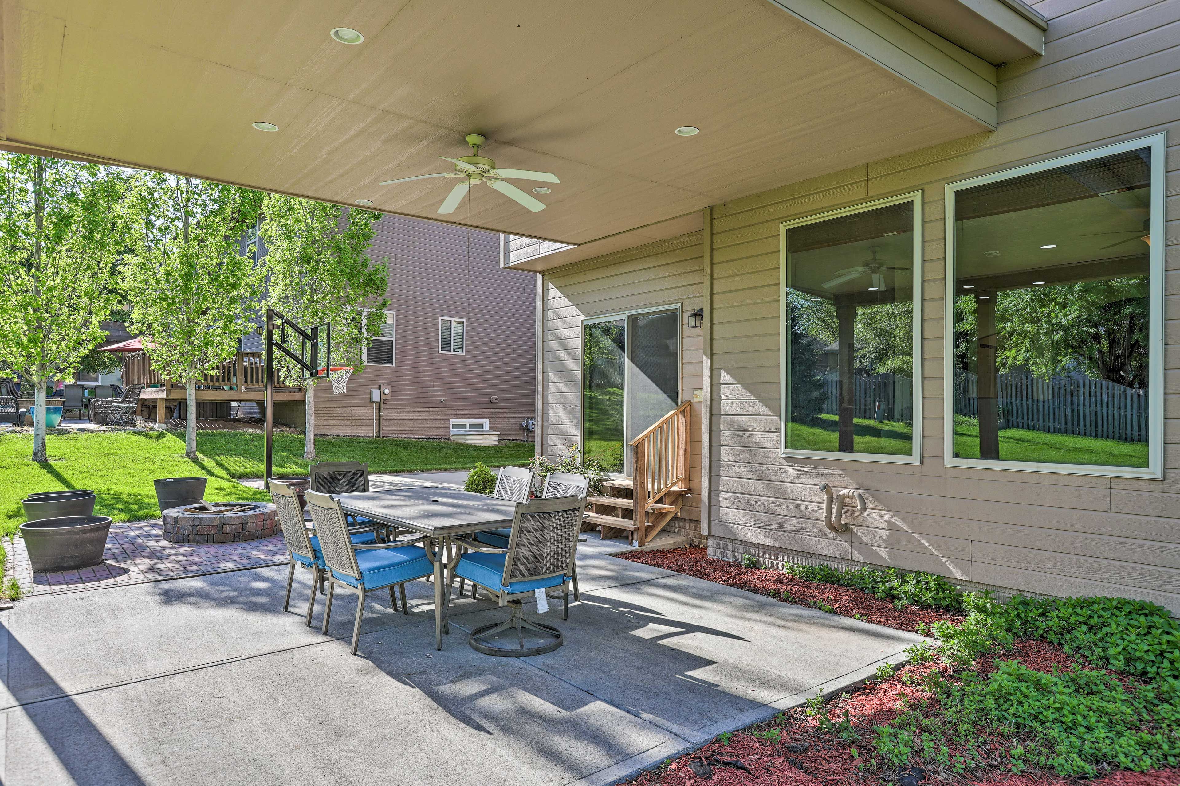 Covered Patio | Fire Pit