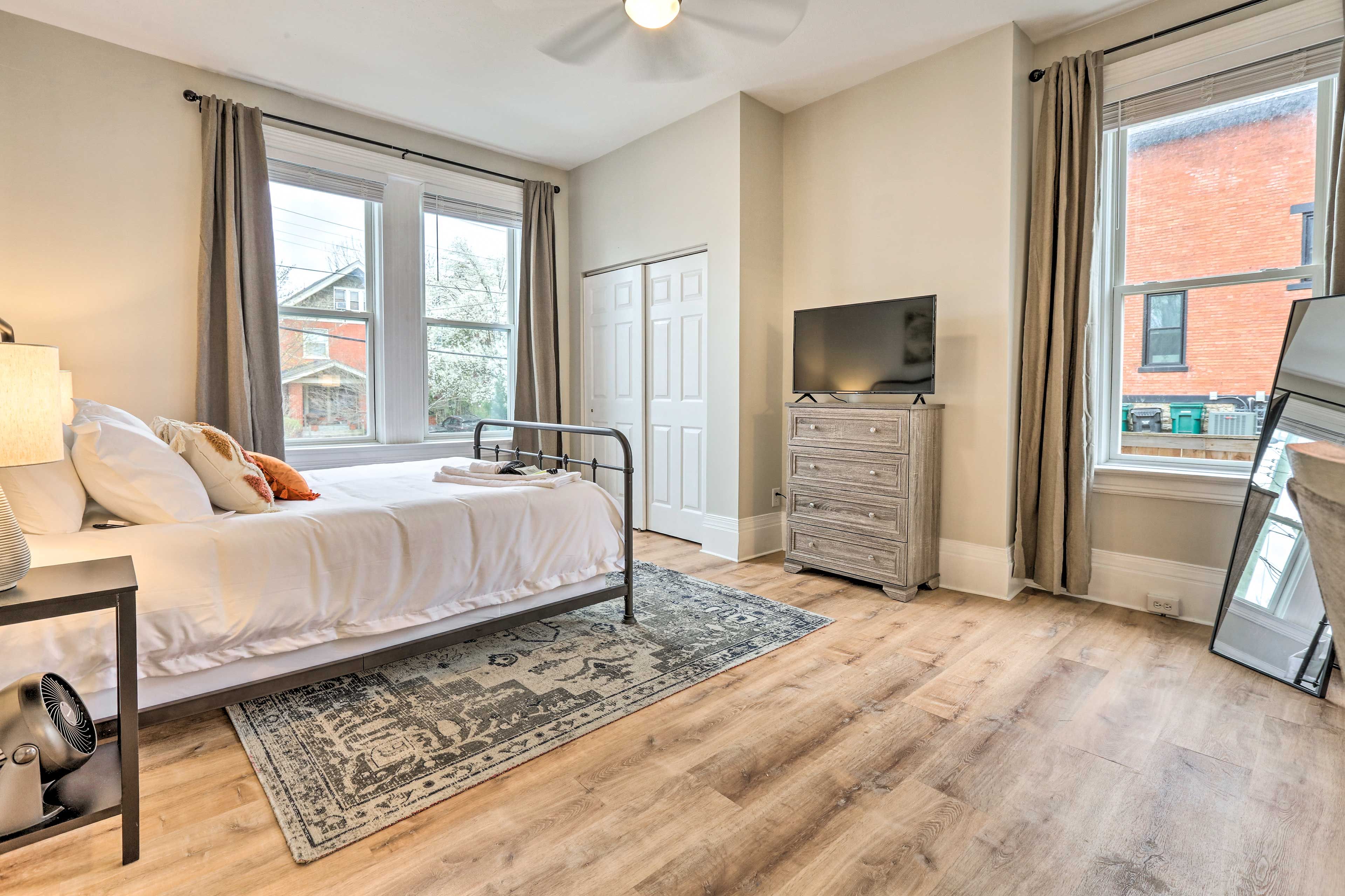 Bedroom | Linens Provided | Smart TV w/ Cable