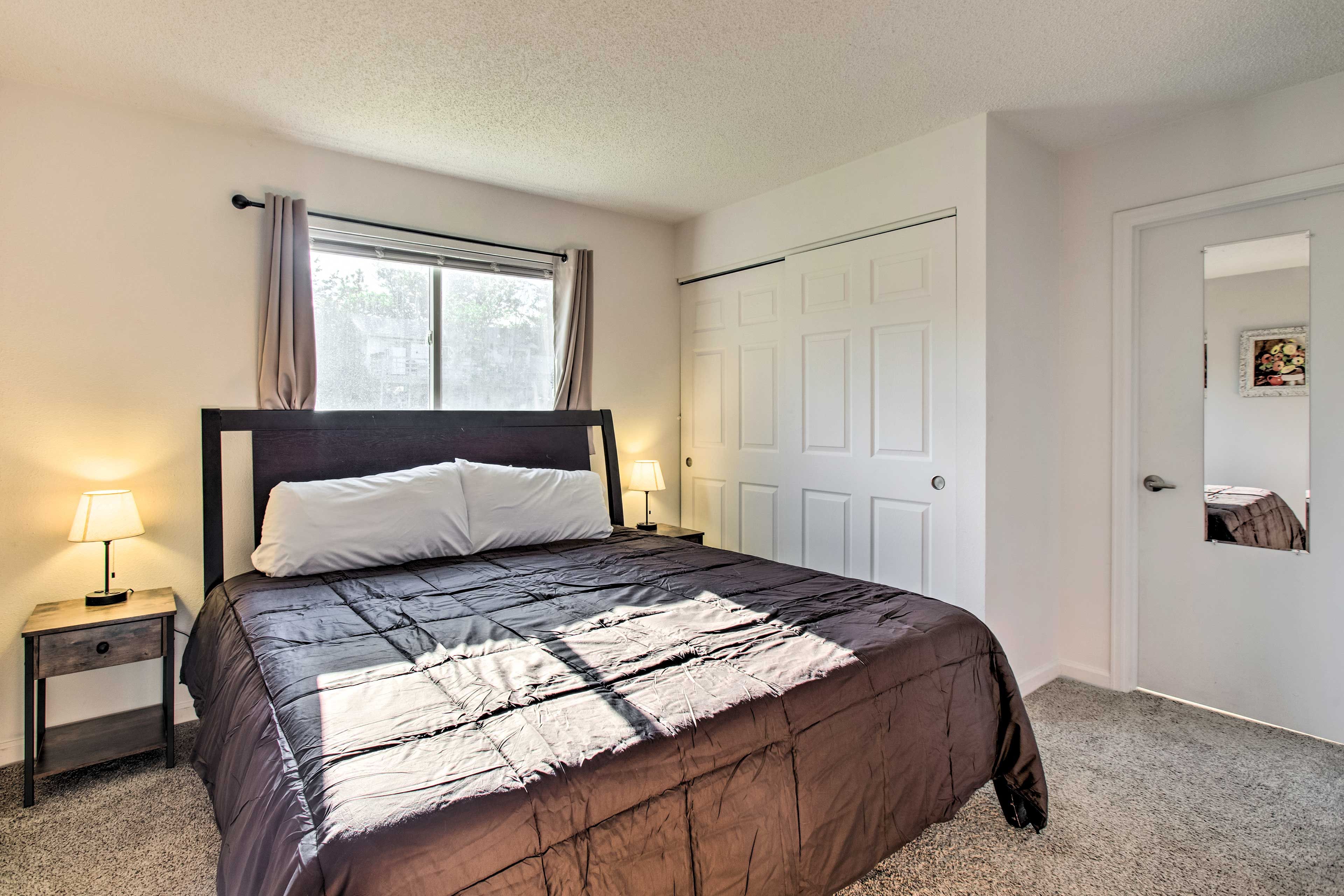 Bedroom 1 | Main Level | King Bed | Linens Provided