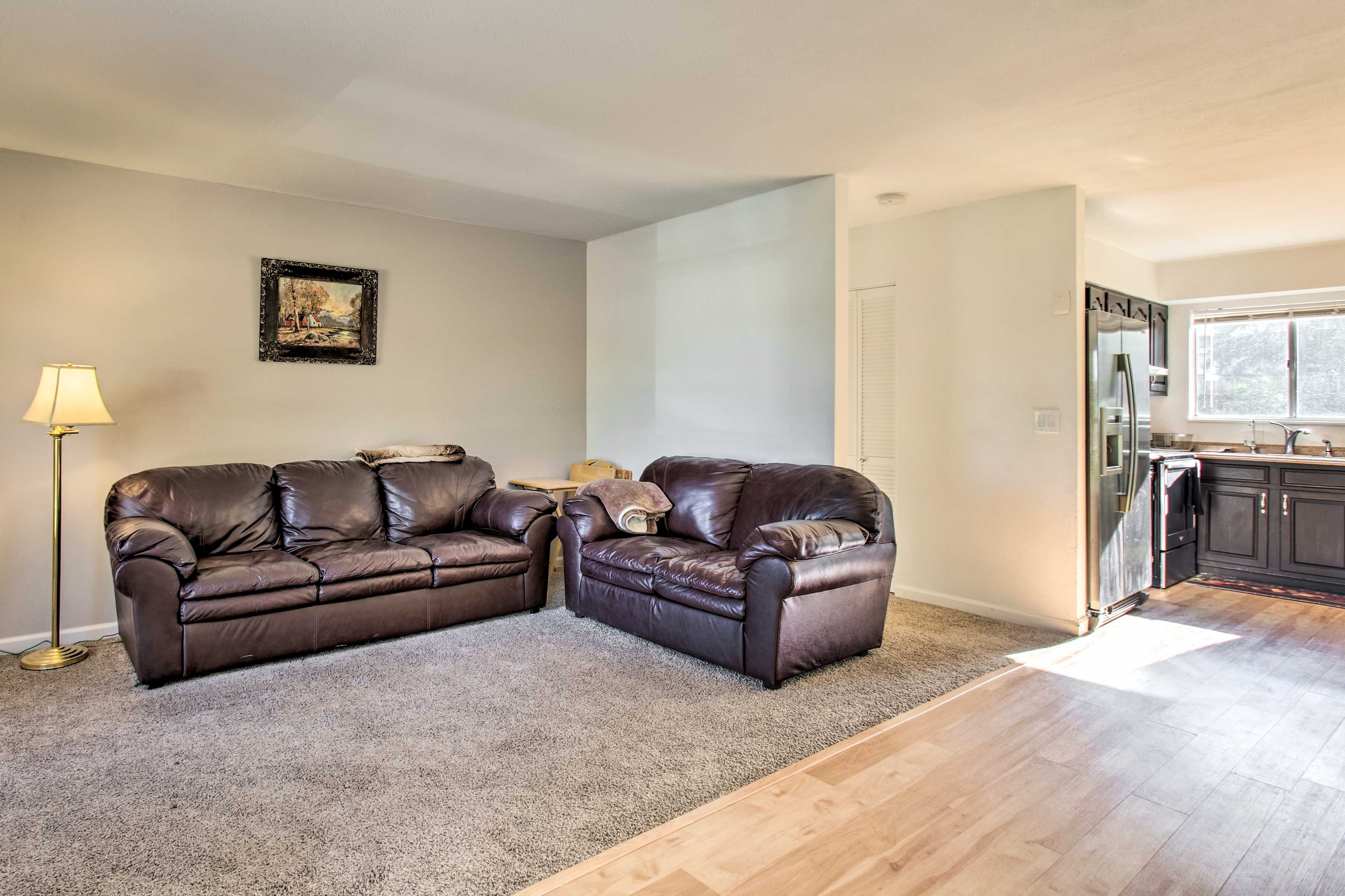 Living Room | Free WiFi | Central Heating & A/C