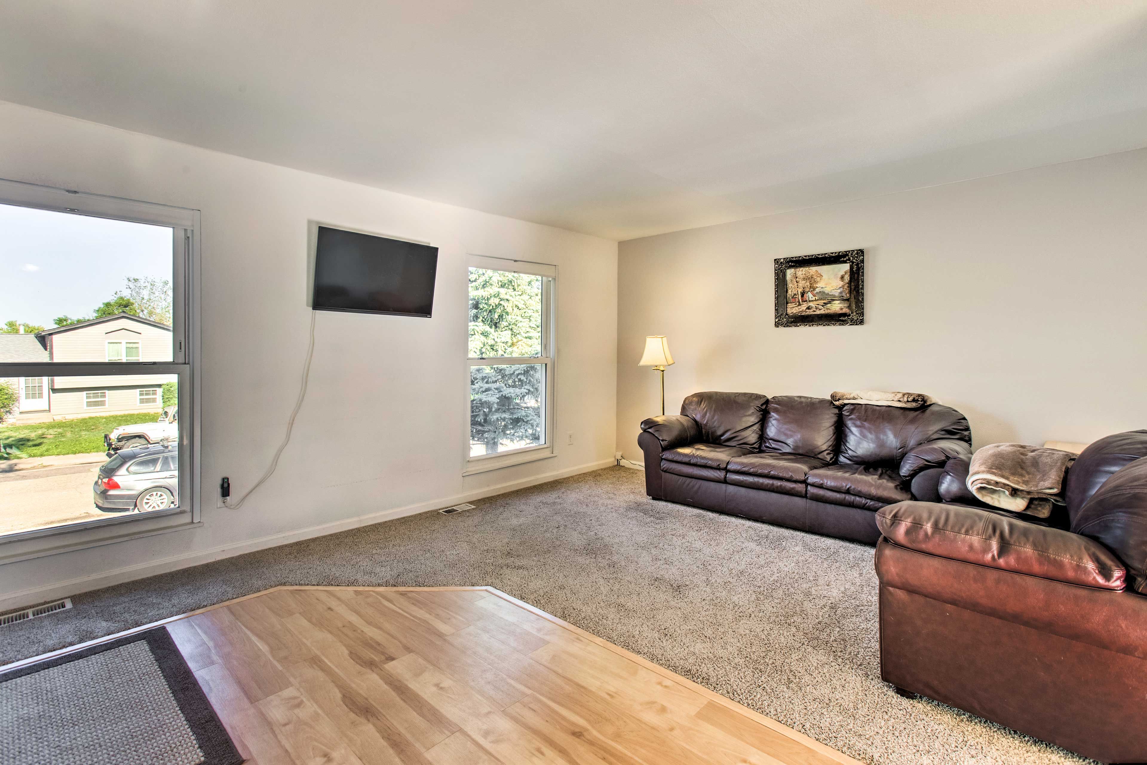 Living Room | Main Level | Smart TV