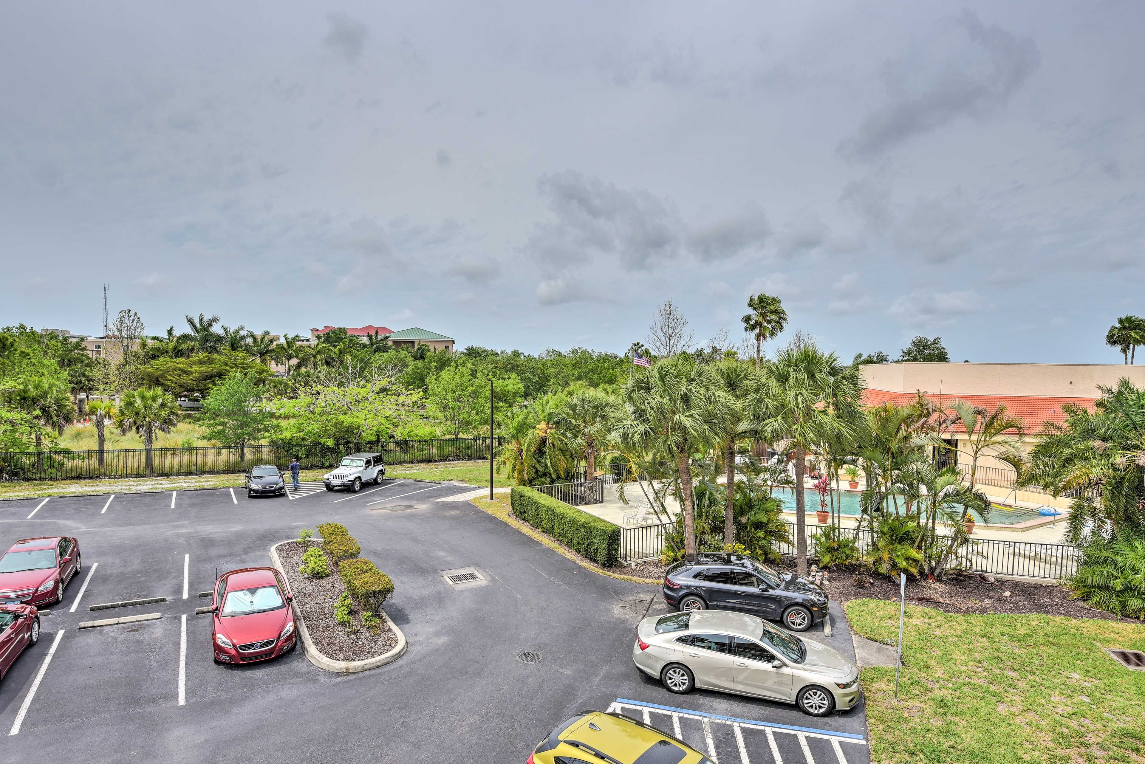 Condo Exterior | Balcony View