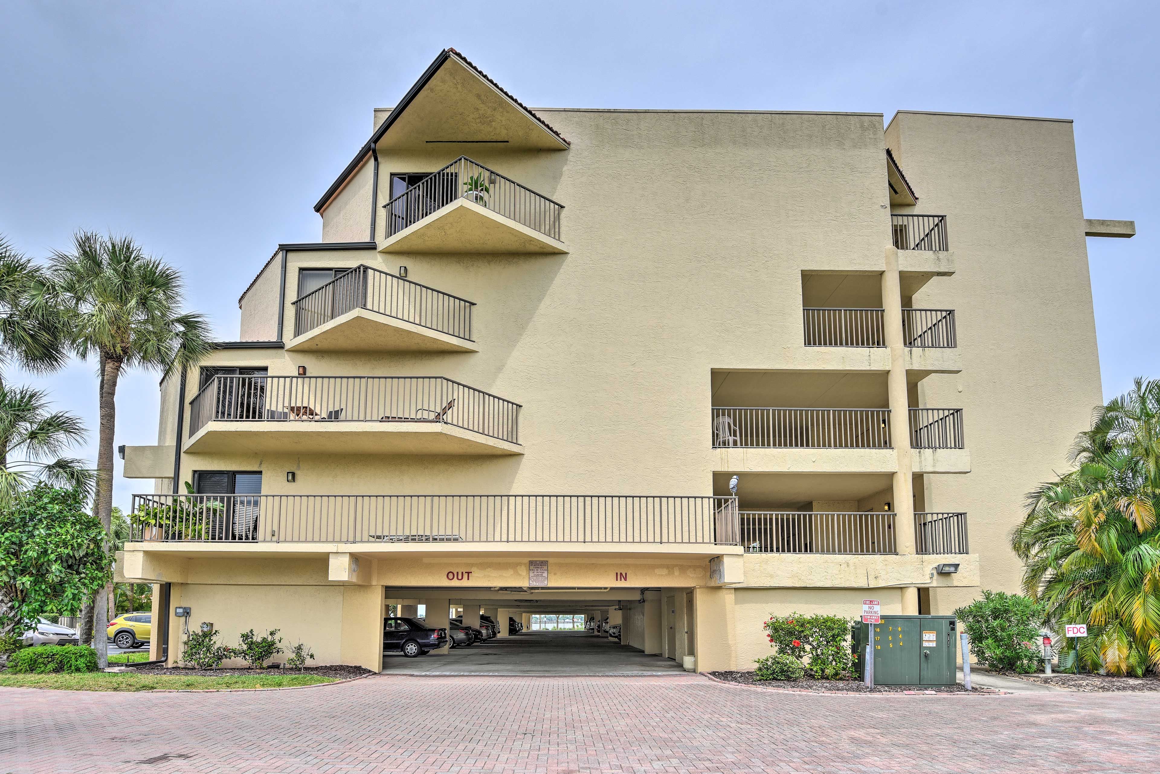 Condo Exterior | River Club on Riverwalk