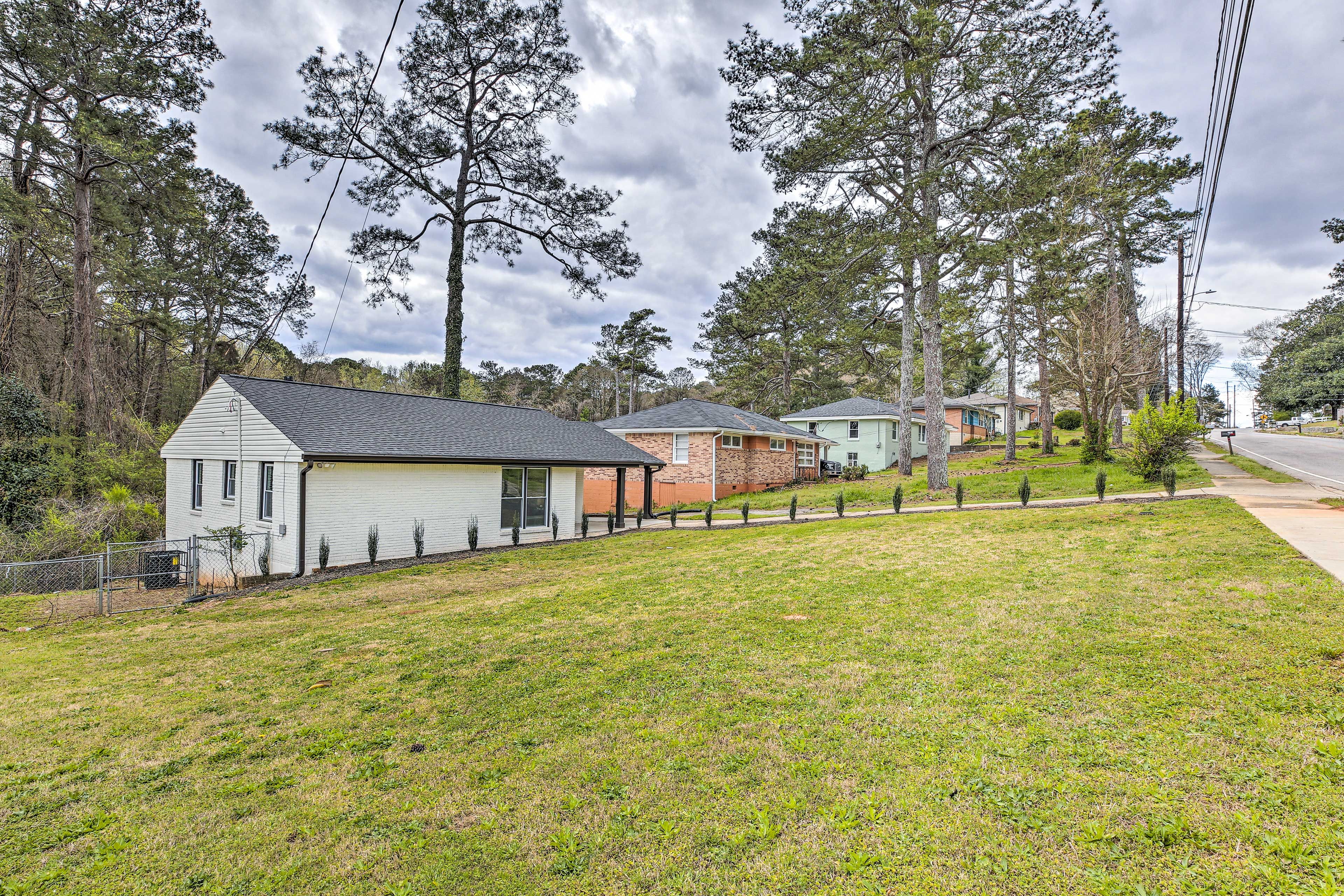Parking | Driveway (2 Vehicles) | Carport (1 Vehicle)
