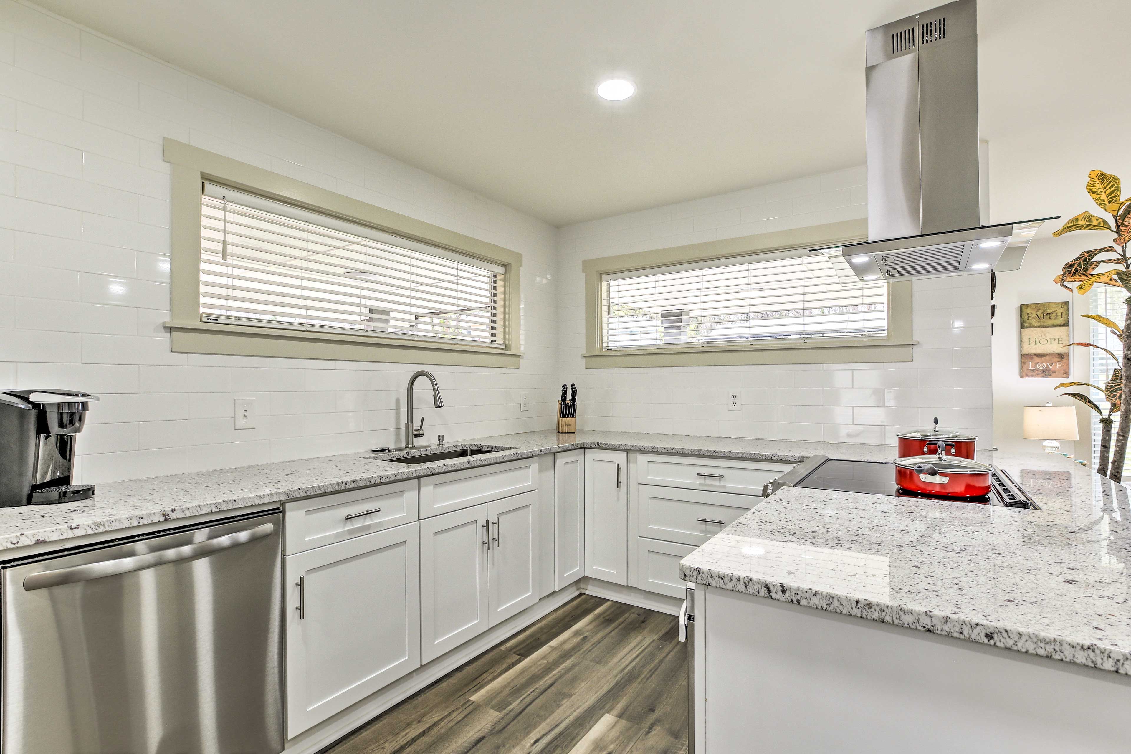 Fully Equipped Kitchen | Trash Bags & Paper Towels