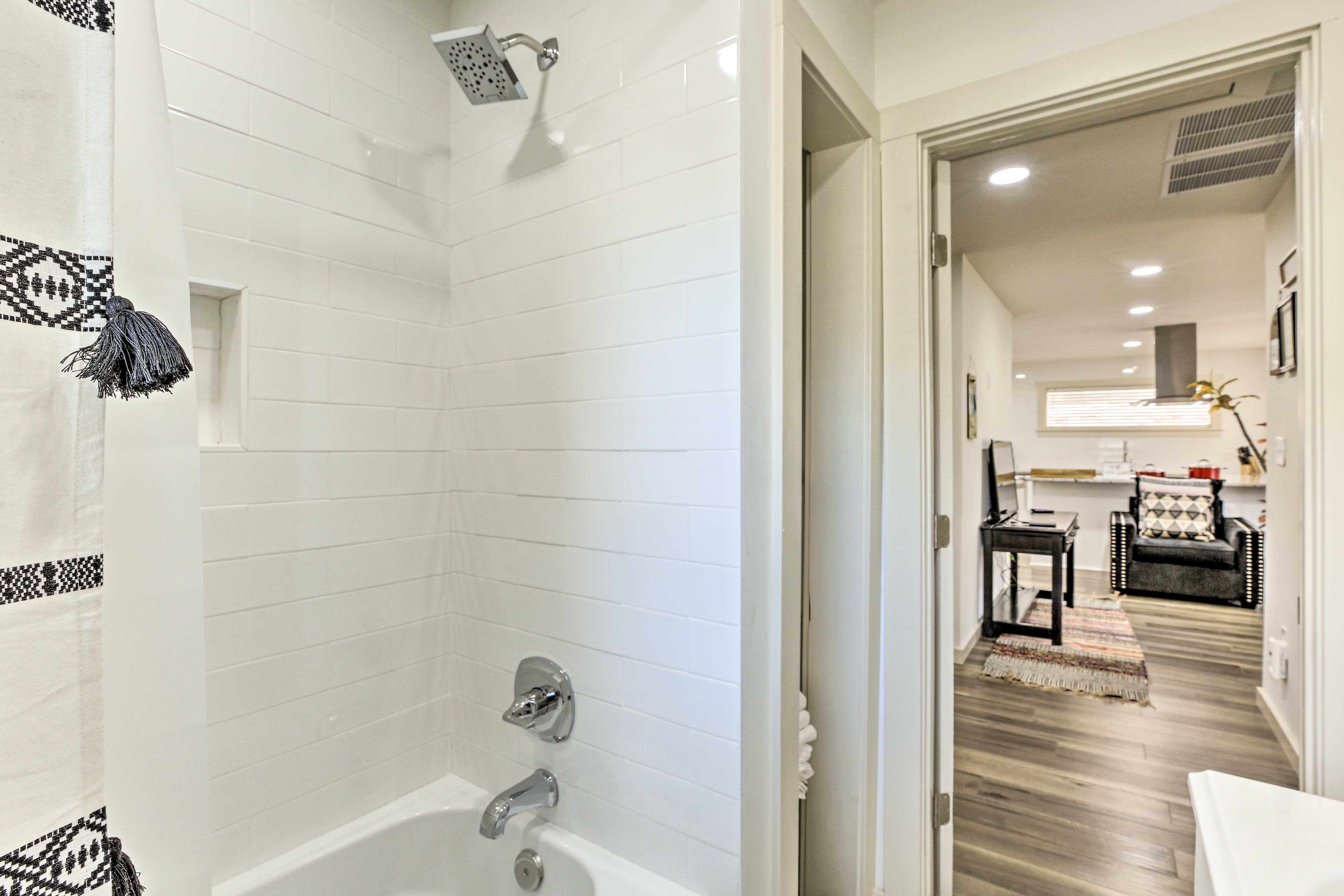 Full Bathroom