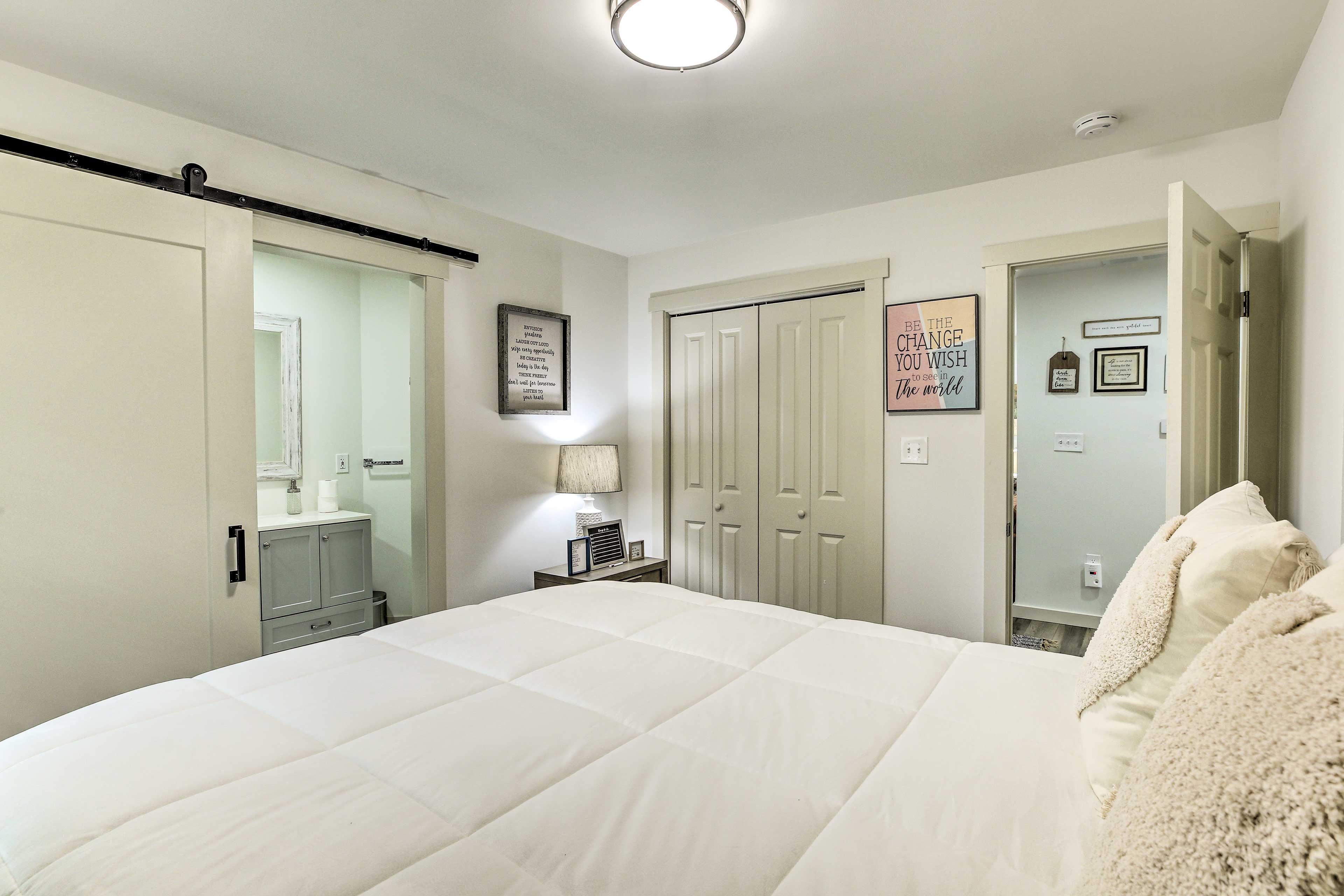 Bedroom 1 | Hangers